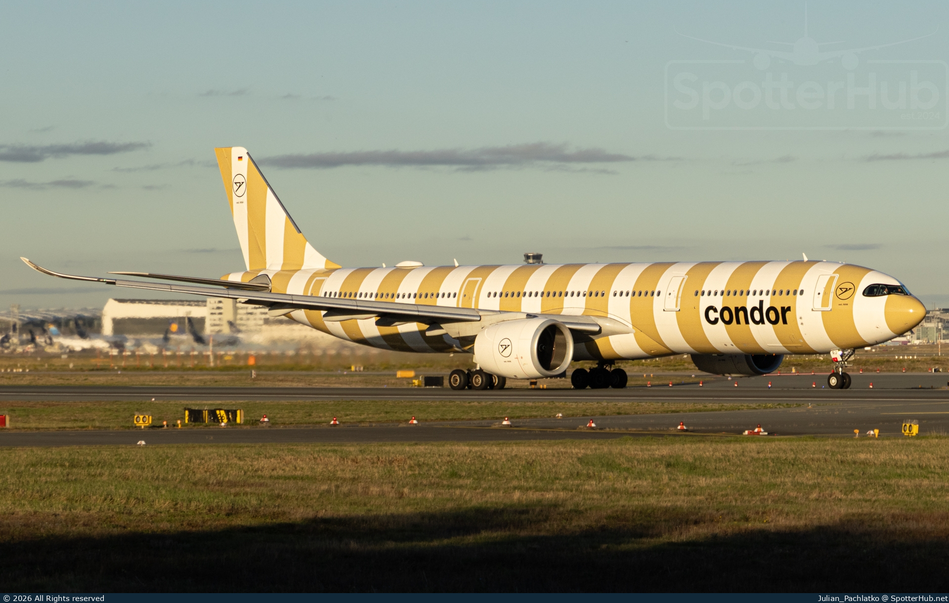 Photo of D-ANRJ - Airbus A330-941 operated by Condor