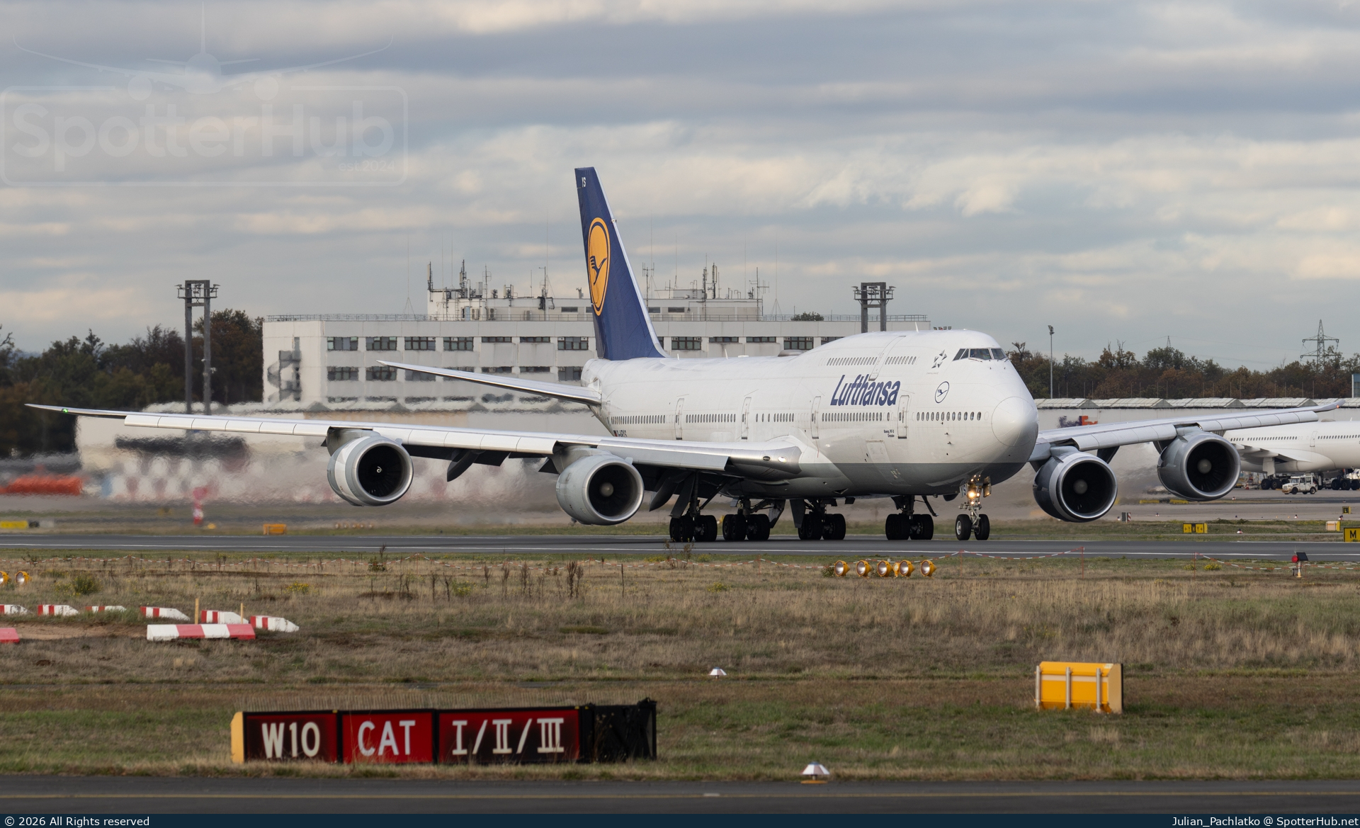 Photo of D-ABYS - Boeing 747-830 operated by Lufthansa