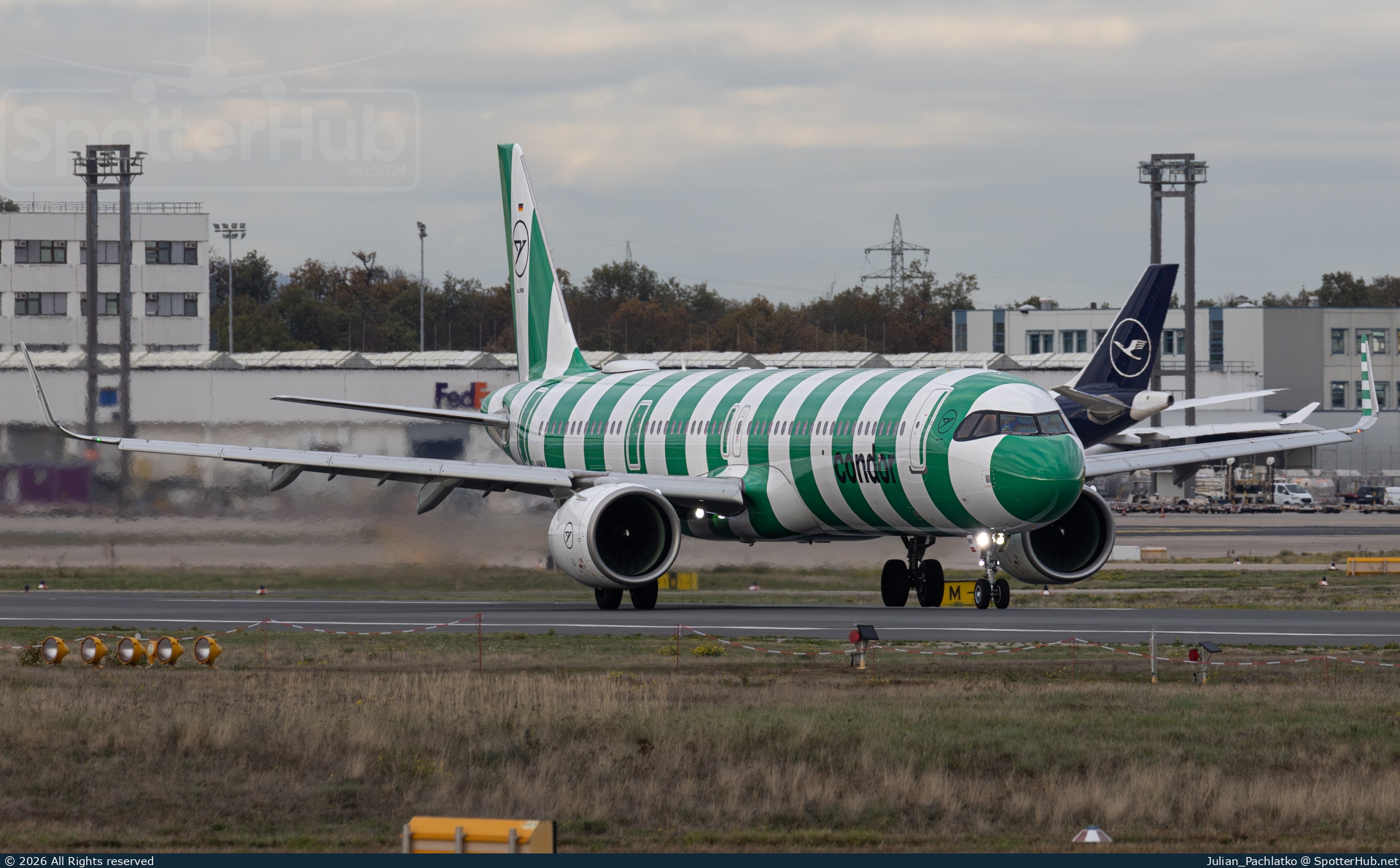 Photo of D-ANMY - Airbus A321-271NX operated by Condor