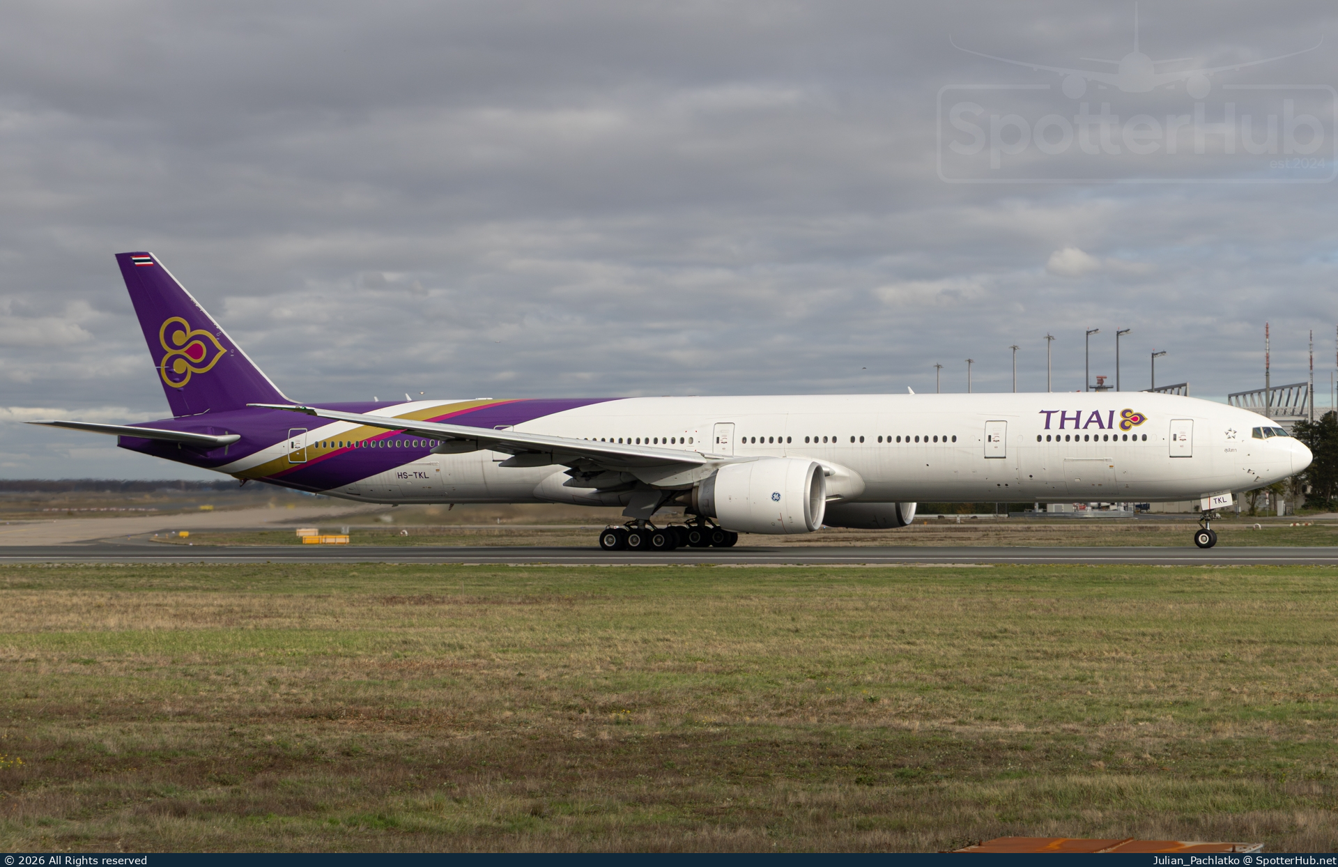 Photo of HS-TKL - Boeing 777-3AL(ER) operated by Thai Airways International