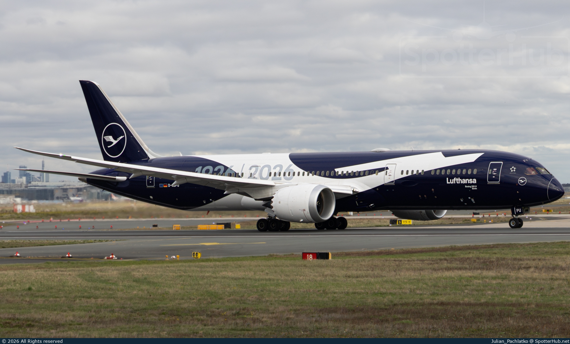 Photo of D-ABPU - Boeing 787-9 Dreamliner operated by Lufthansa