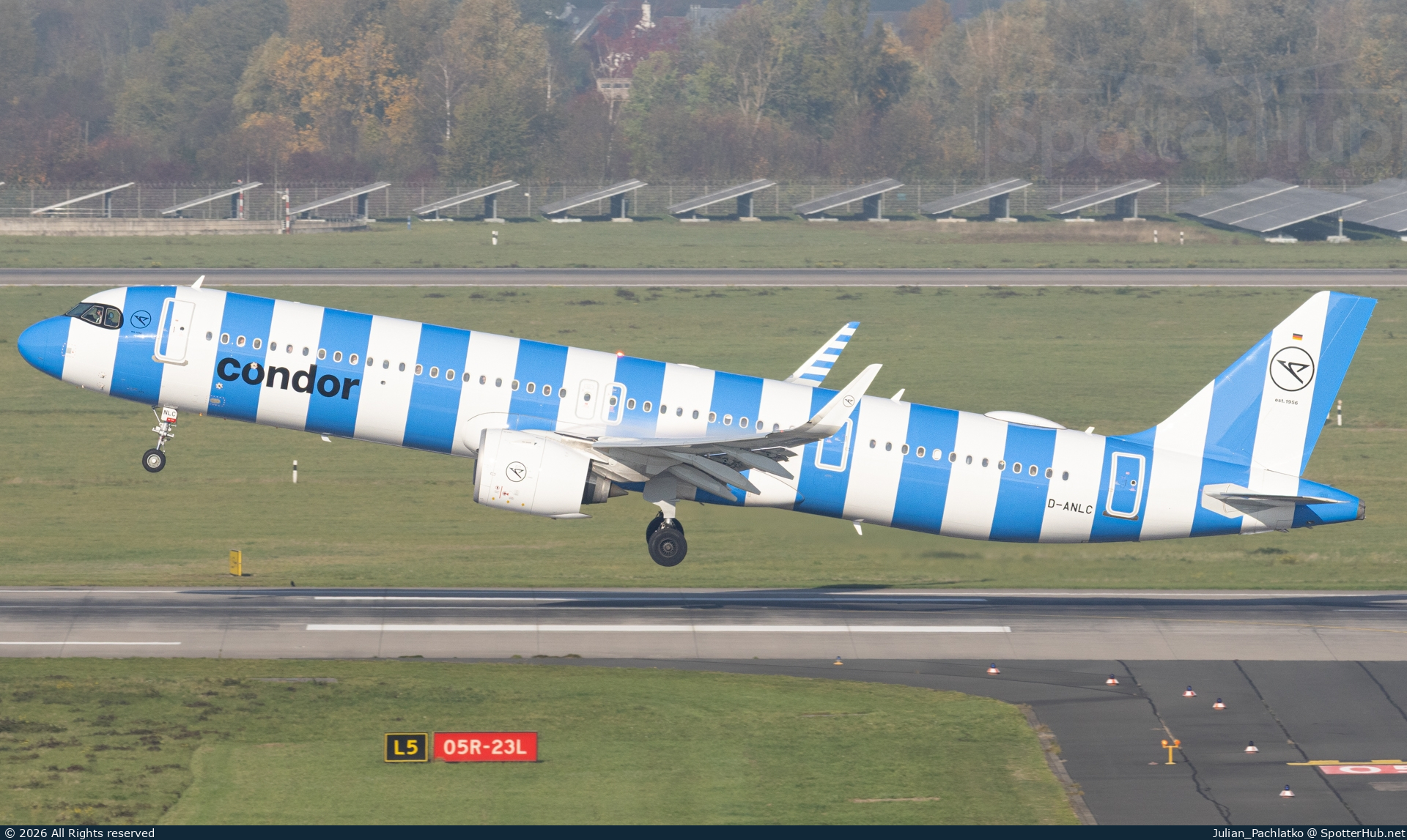 Photo of D-ANLC - Airbus A321-271NX operated by Condor