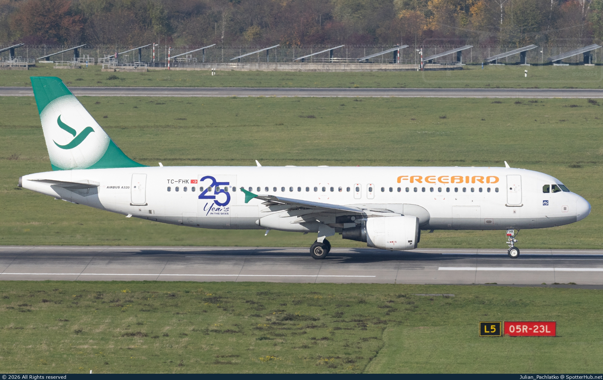Photo of TC-FHK - Airbus A320-214 operated by Freebird Airlines