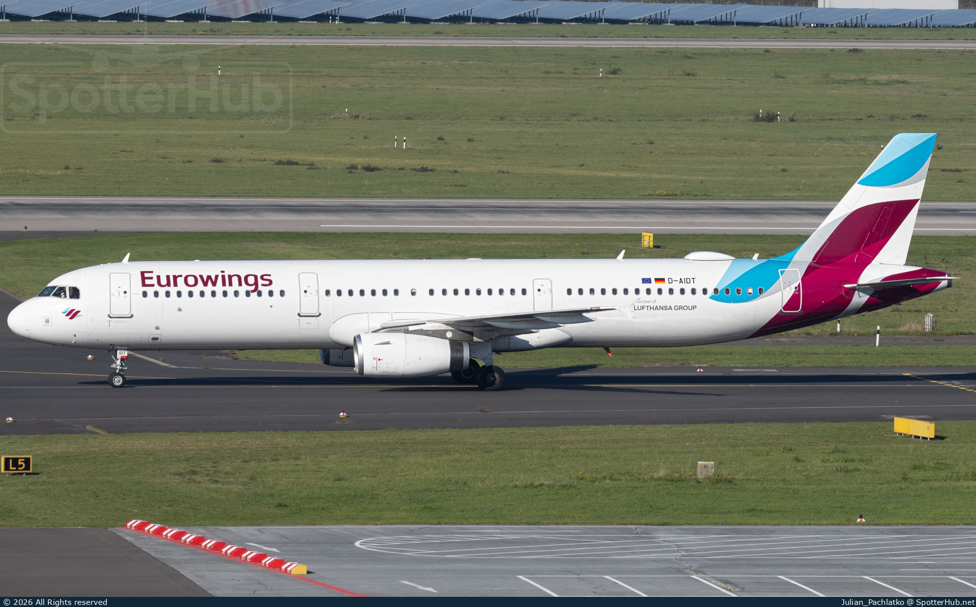 Photo of D-AIDT - Airbus A321-231 operated by Eurowings