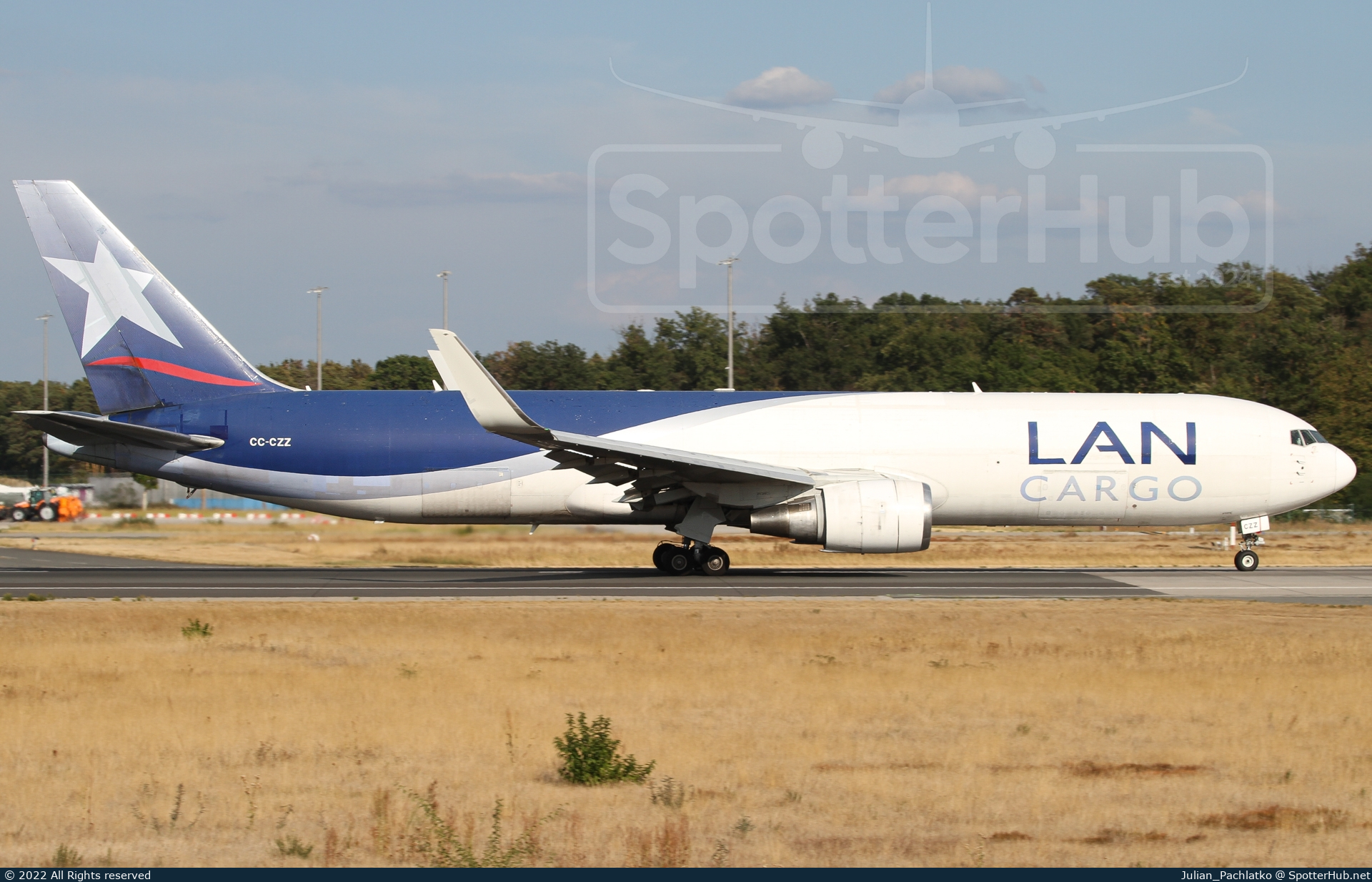 Photo of CC-CZZ - Boeing 767-316F operated by LAN Cargo