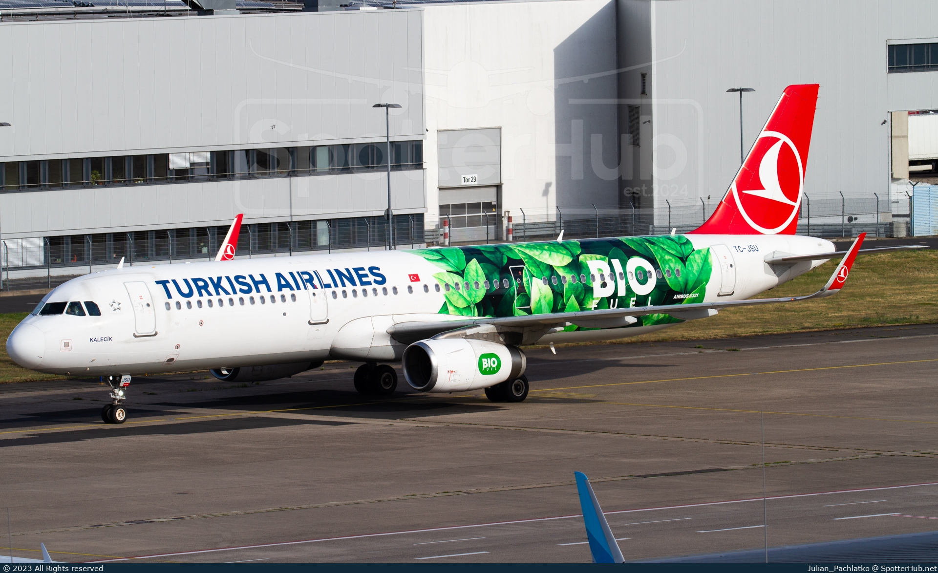 Photo of TC-JSU - Airbus A321-231 operated by Turkish Airlines