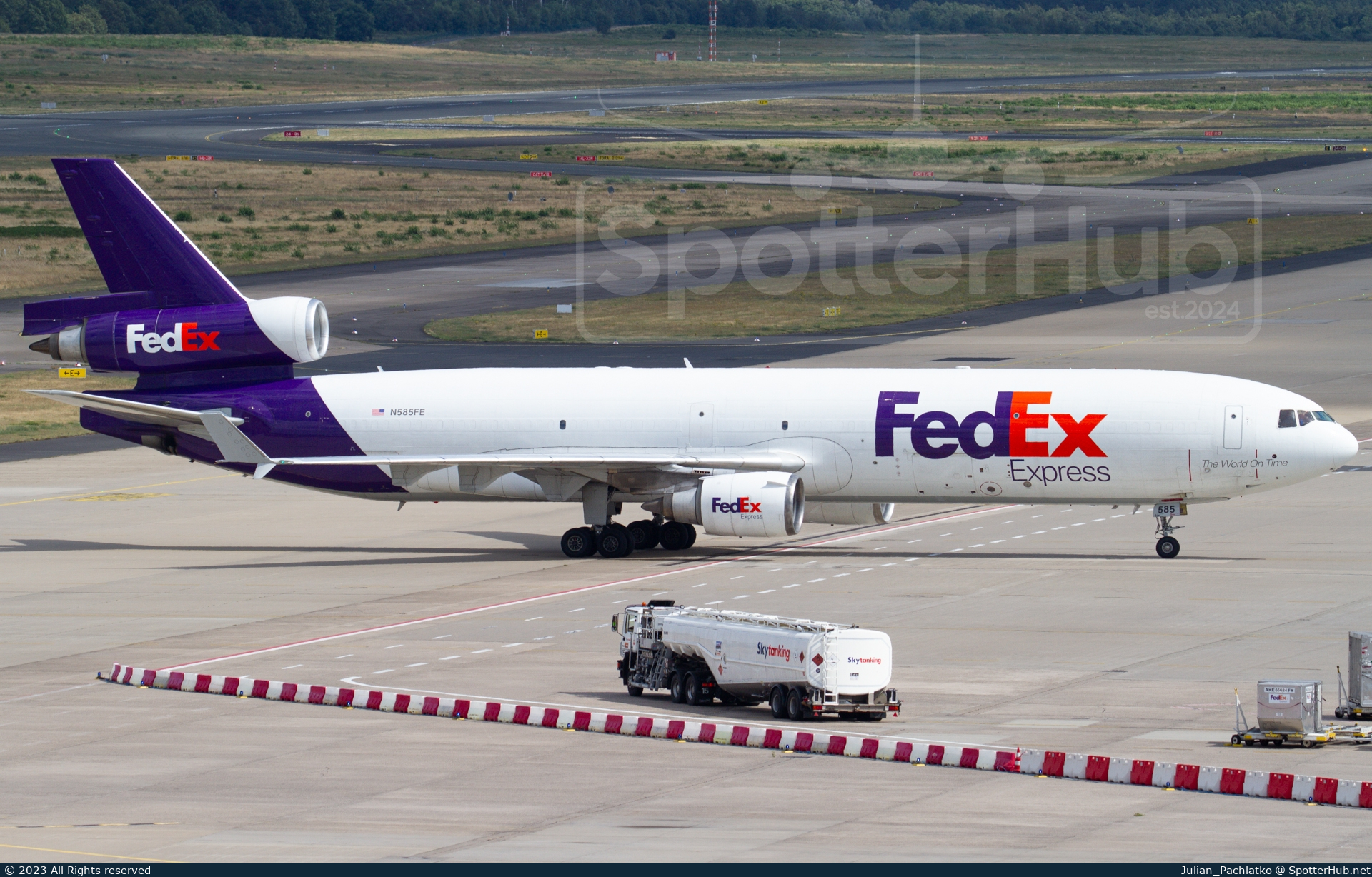 Photo of N585FE - McDonnell Douglas MD-11(F) operated by FedEx