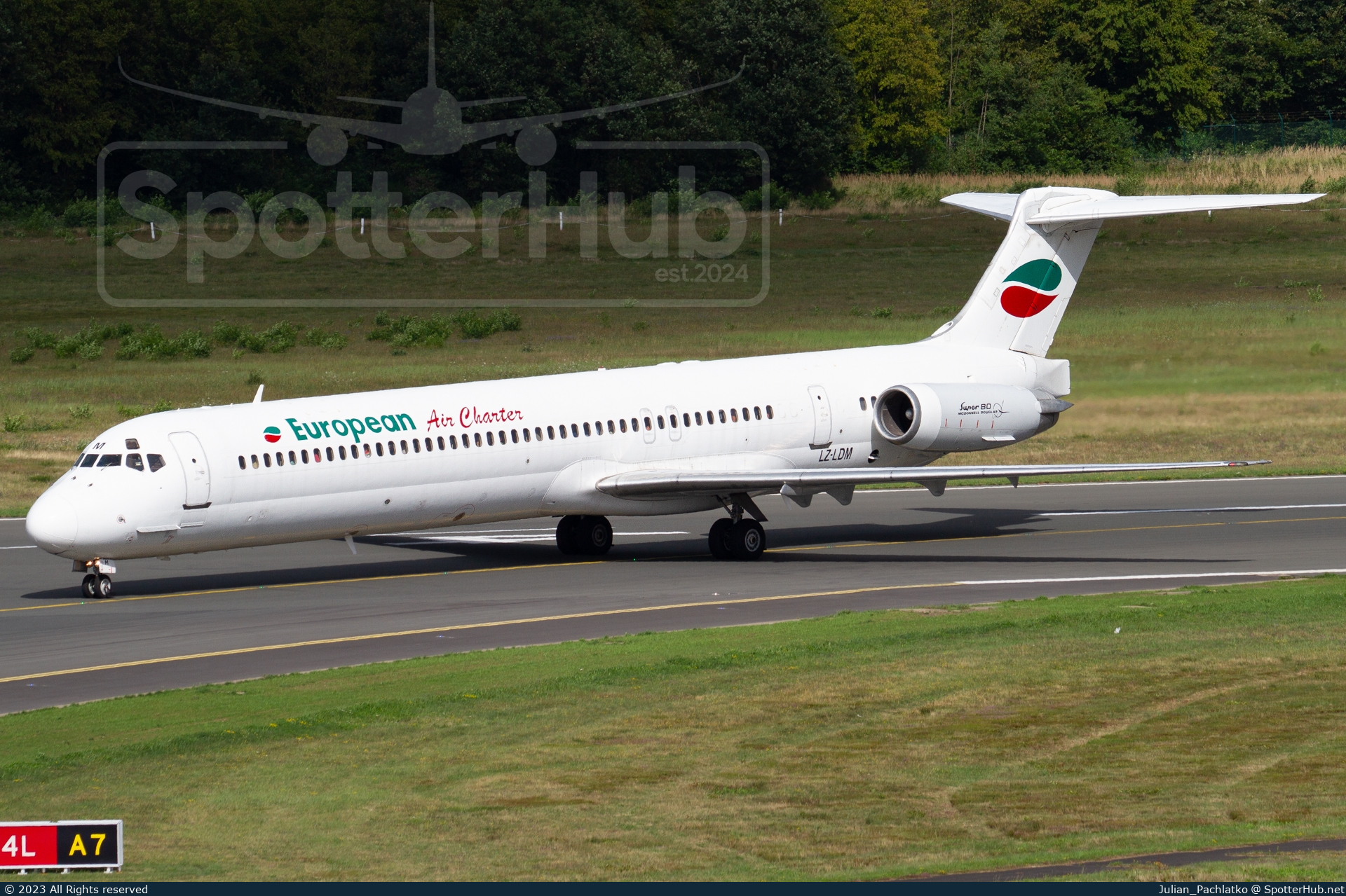 Photo of LZ-LDM - McDonnell Douglas MD-82 operated by European Air Charter