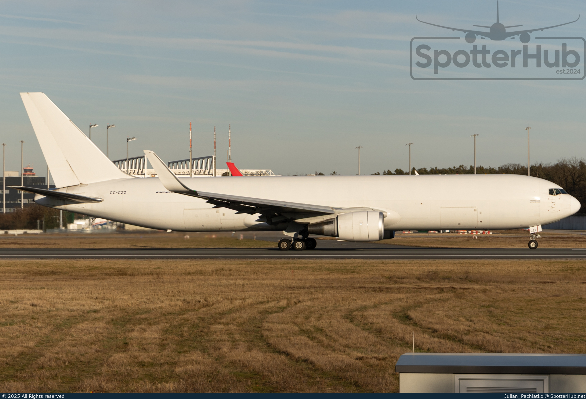 Photo of CC-CZZ - Boeing 767-316F operated by LATAM Cargo