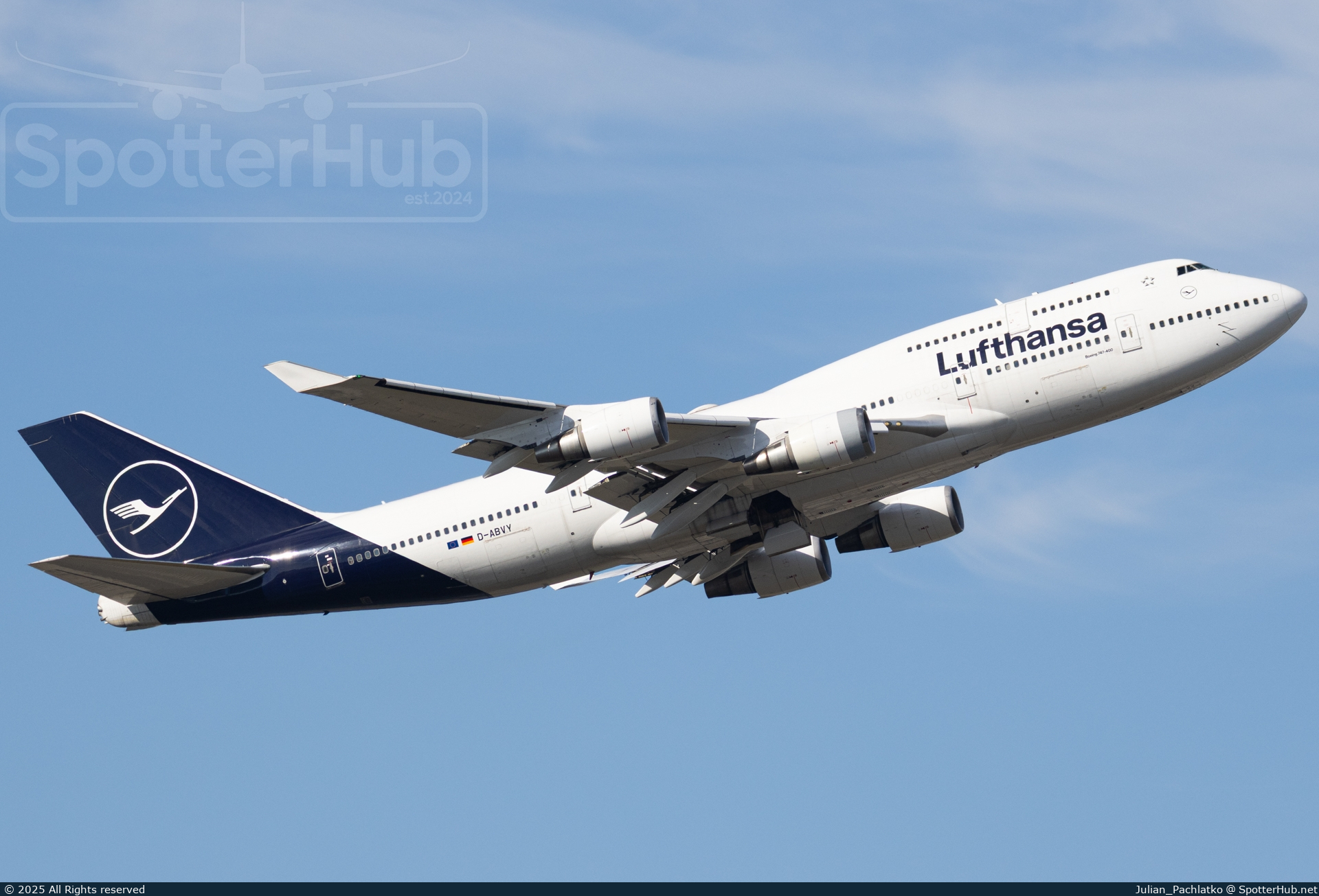 Photo of D-ABVY - Boeing 747-430 operated by Lufthansa