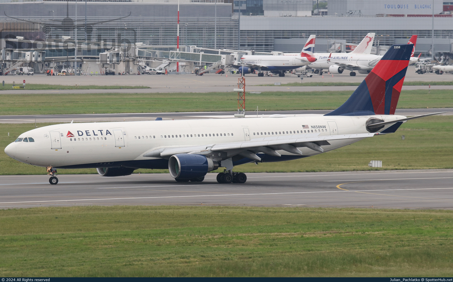 Photo of N858NW - Airbus A330-223 operated by Delta Air Lines