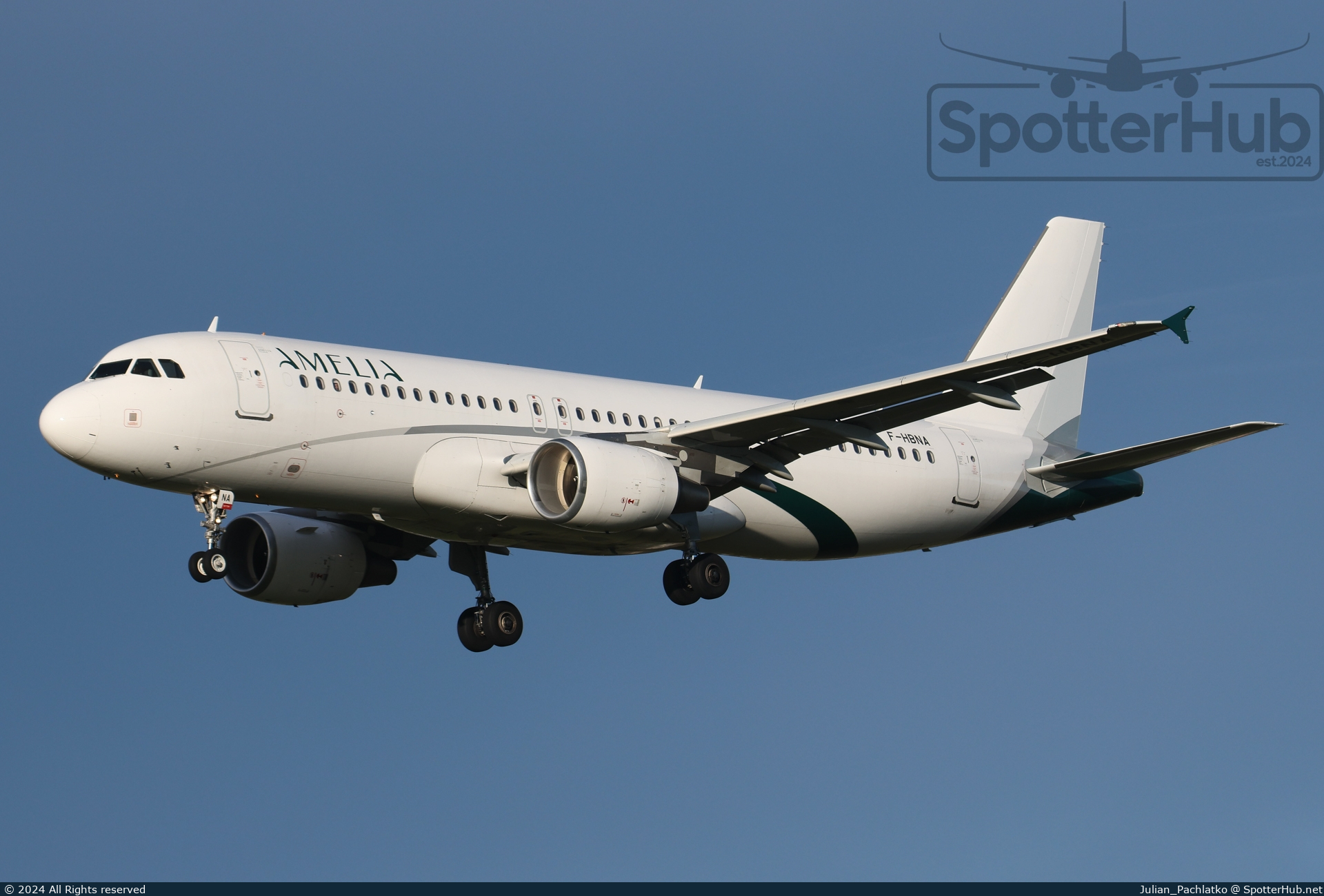 Photo of F-HBNA - Airbus A320-214 operated by Amelia International