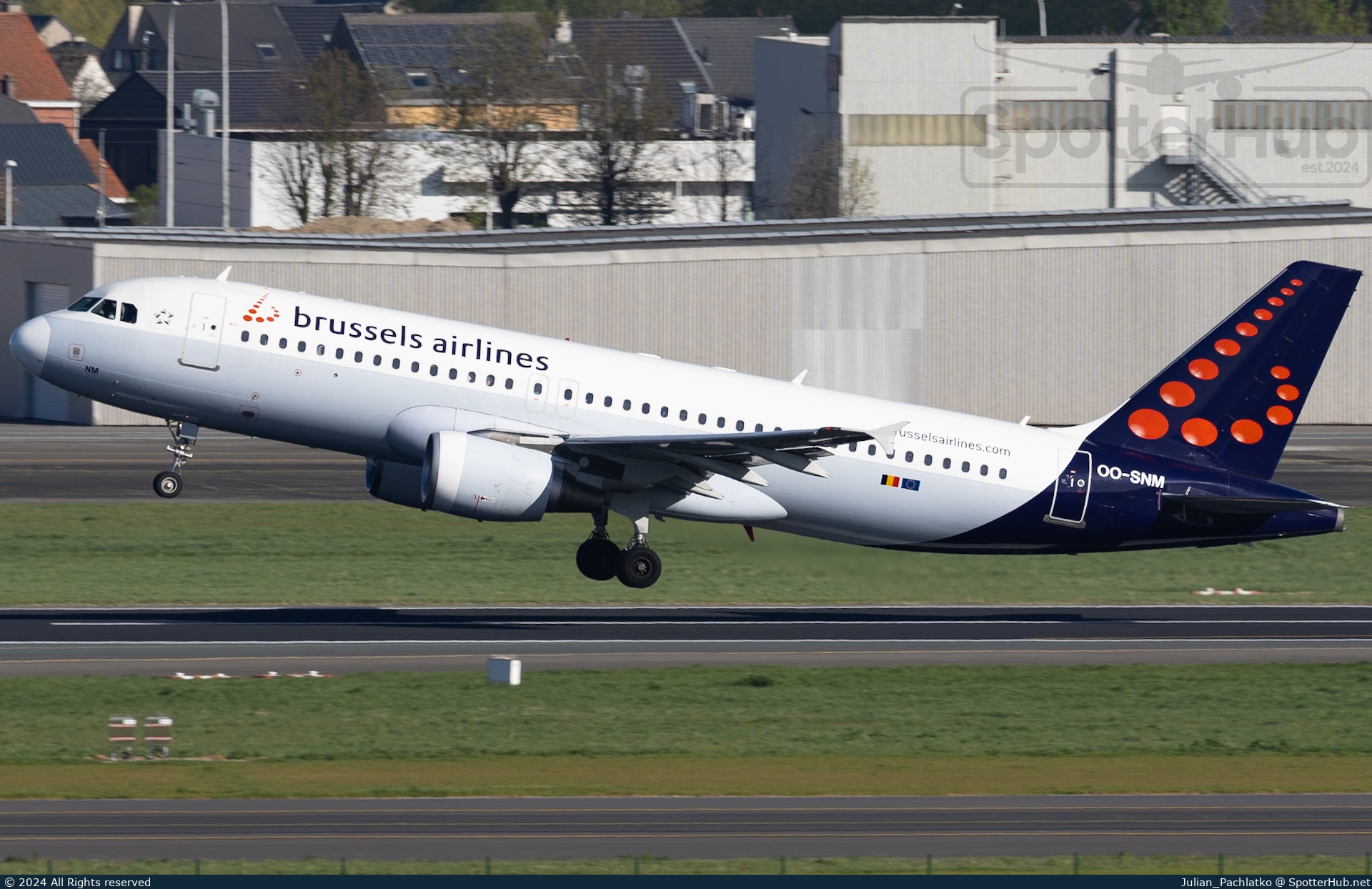 Photo of OO-SNM - Airbus A320-214 operated by Brussels Airlines