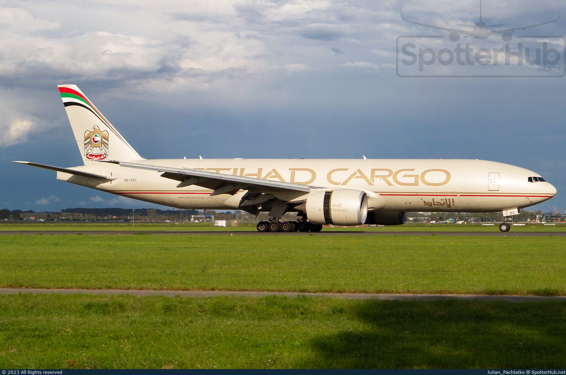Photo of A6-DDC - Boeing 777-FFX operated by Etihad Cargo