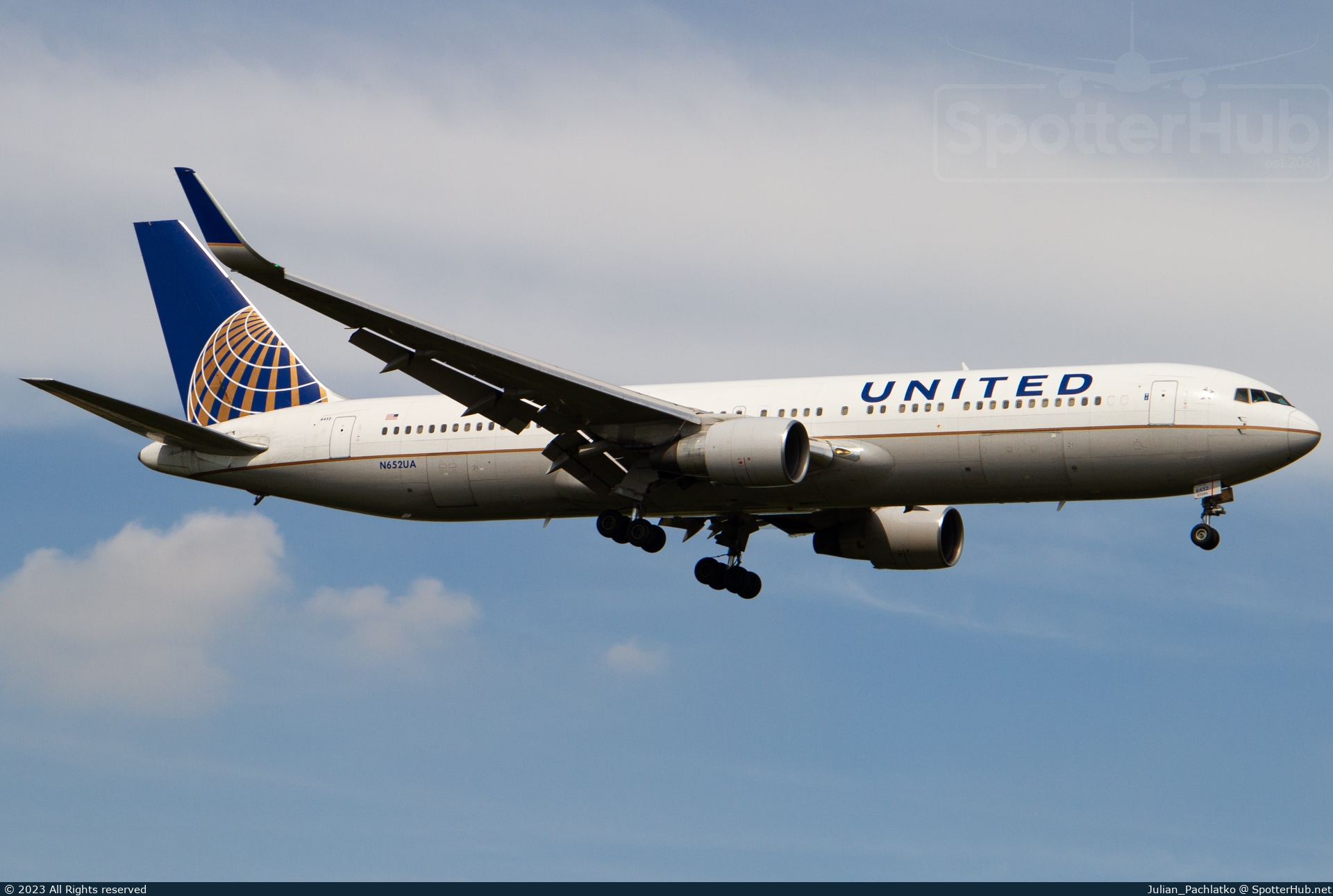 Photo of N652UA - Boeing 767-322(ER) operated by United Airlines
