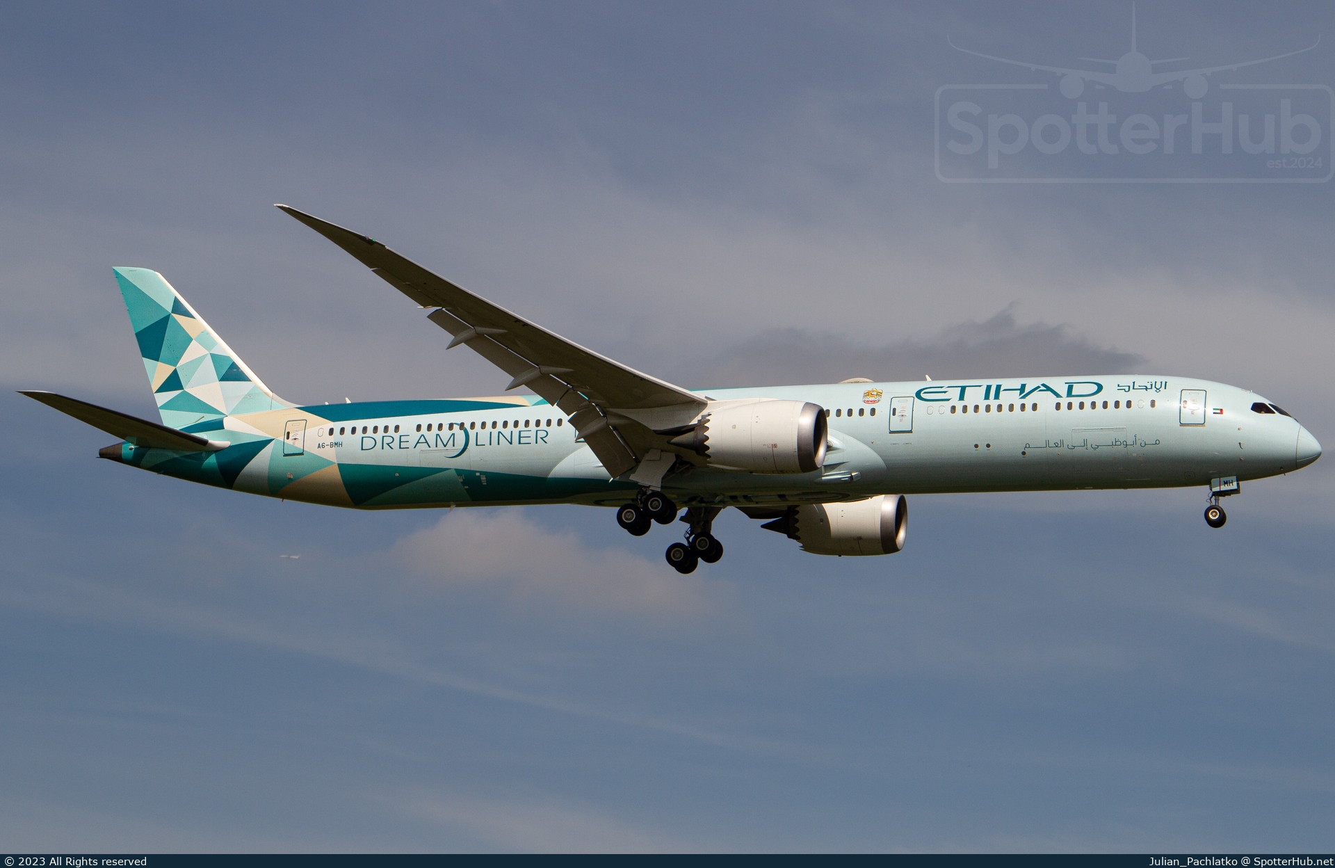 Photo of A6-BMH - Boeing 787-10 Dreamliner operated by Etihad Airways
