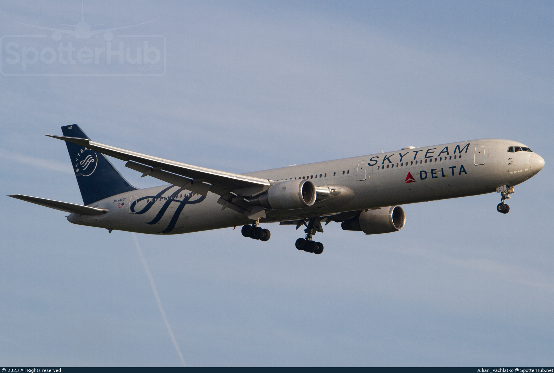 Photo of N844MH - Boeing 767-432(ER) operated by Delta Air Lines
