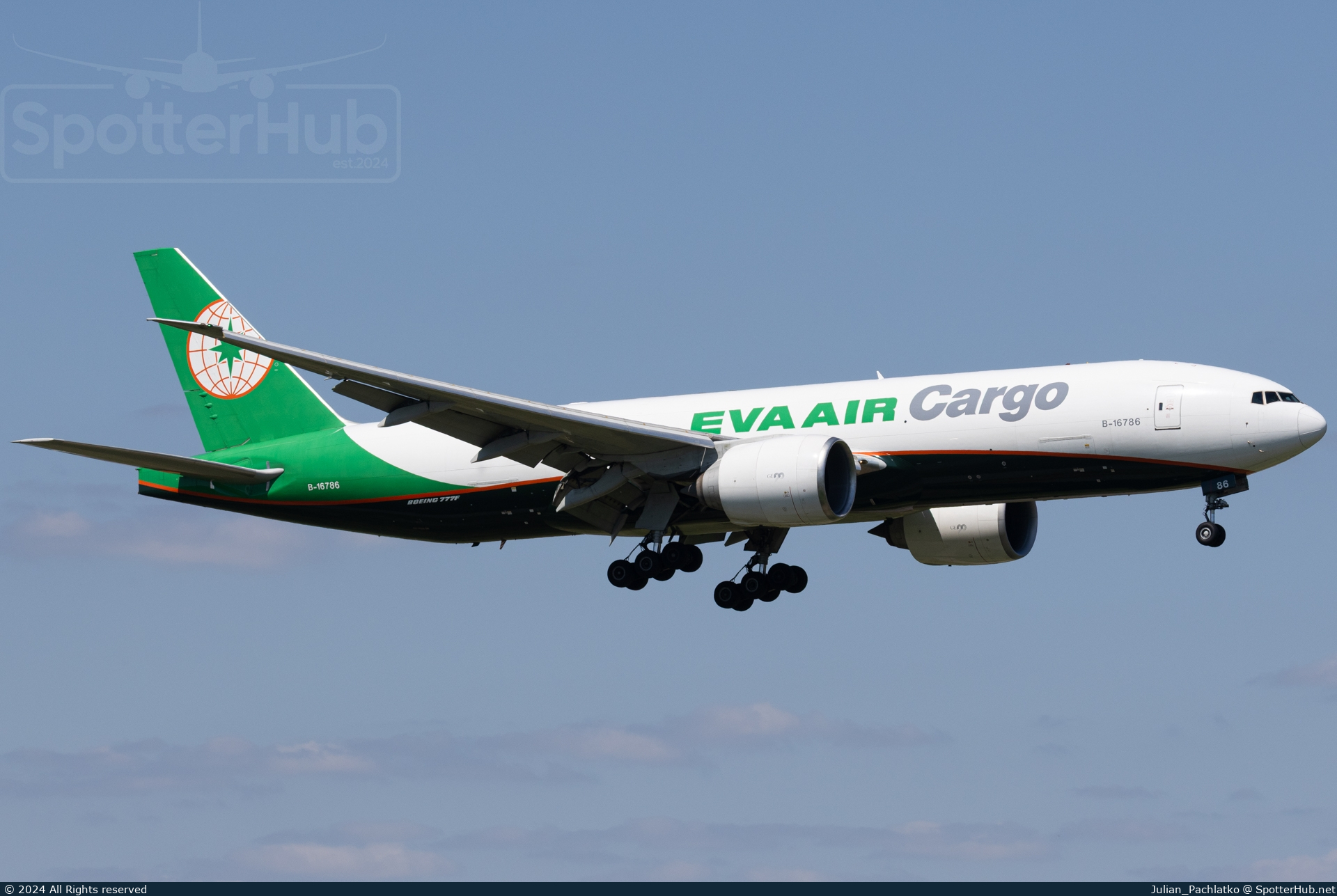 Photo of B-16786 - Boeing 777-F operated by EVA Air Cargo