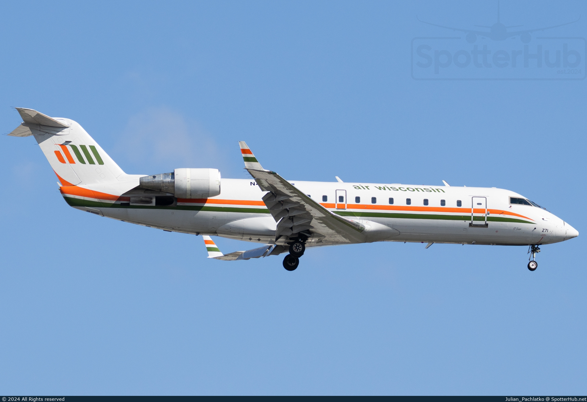 Photo of N471ZW - Bombardier CRJ-200LR operated by Air Wisconsin
