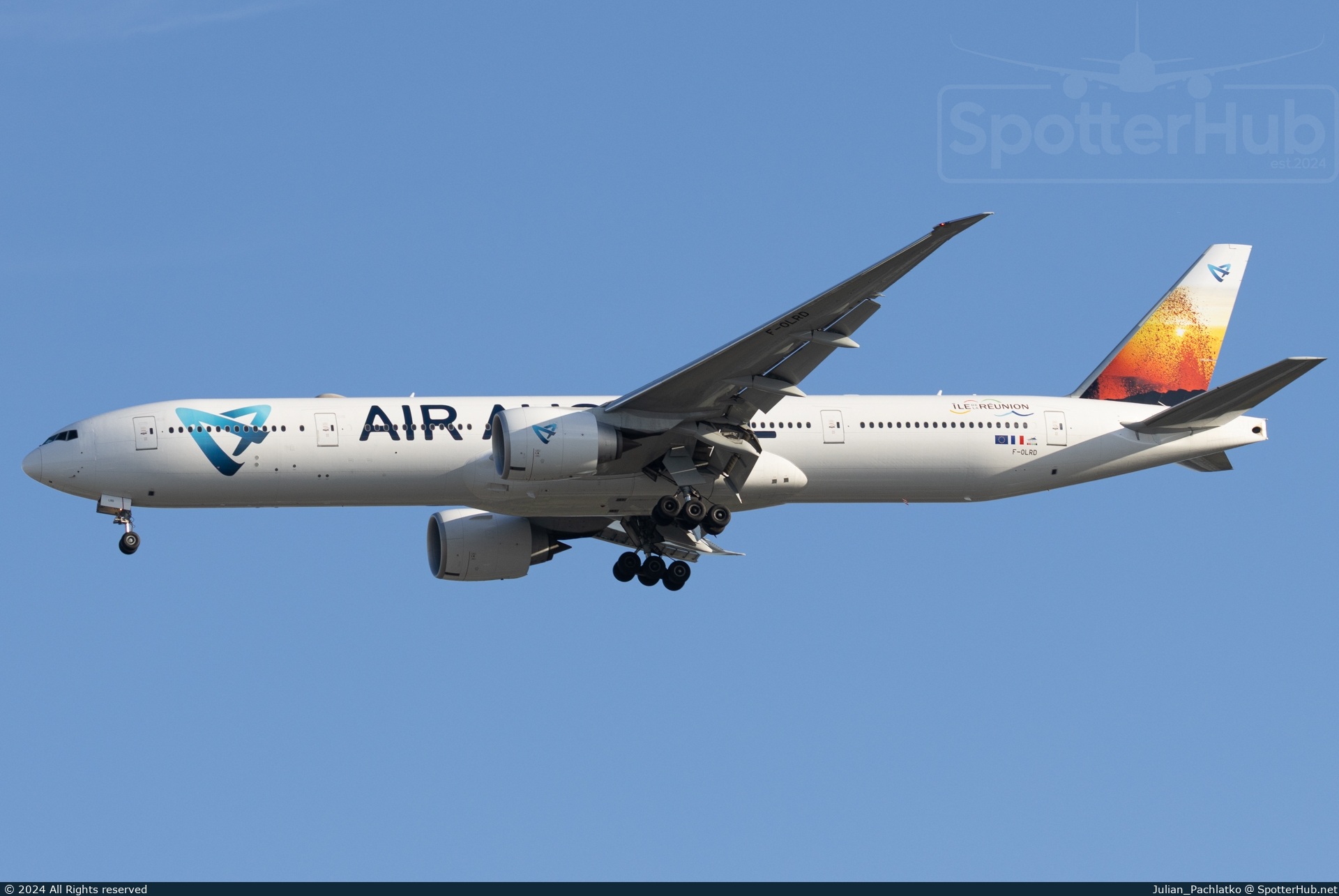Photo of F-OLRD - Boeing 777-39M(ER) operated by Air Austral