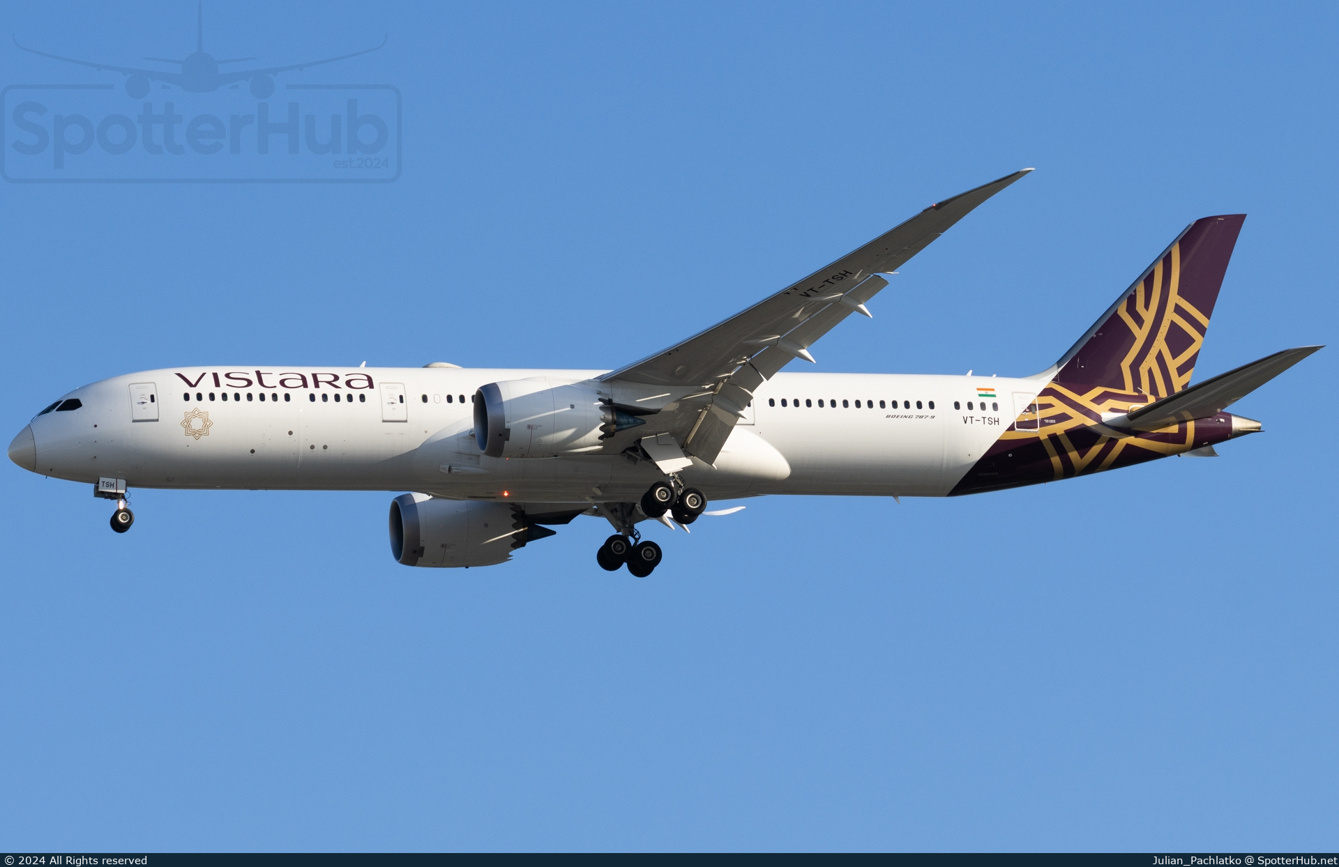 Photo of VT-TSH - Boeing 787-9 Dreamliner operated by Vistara