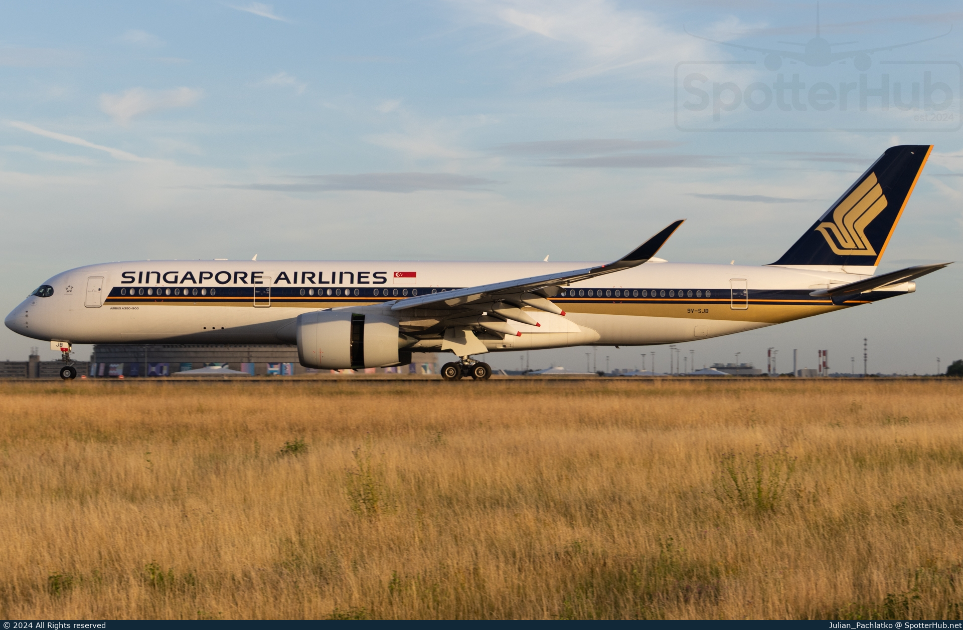 Photo of 9V-SJB - Airbus A350-941 operated by Singapore Airlines