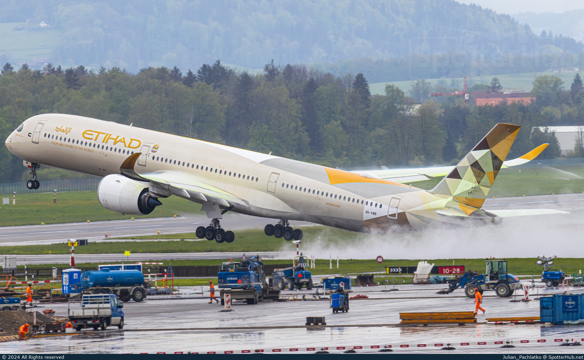 Photo of A6-XWB - Airbus A350-1041 operated by Etihad Airways