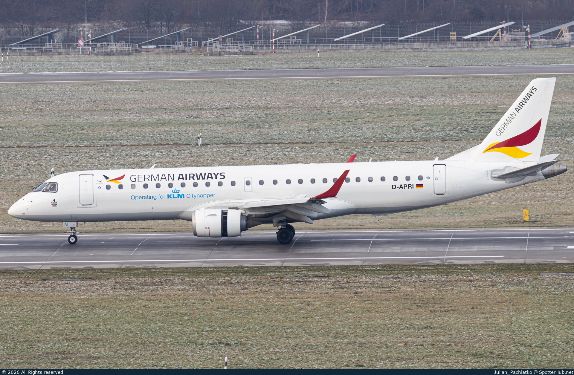 Photo of D-APRI - Embraer ERJ-190SR operated by KLM Cityhopper (opb German Airways)