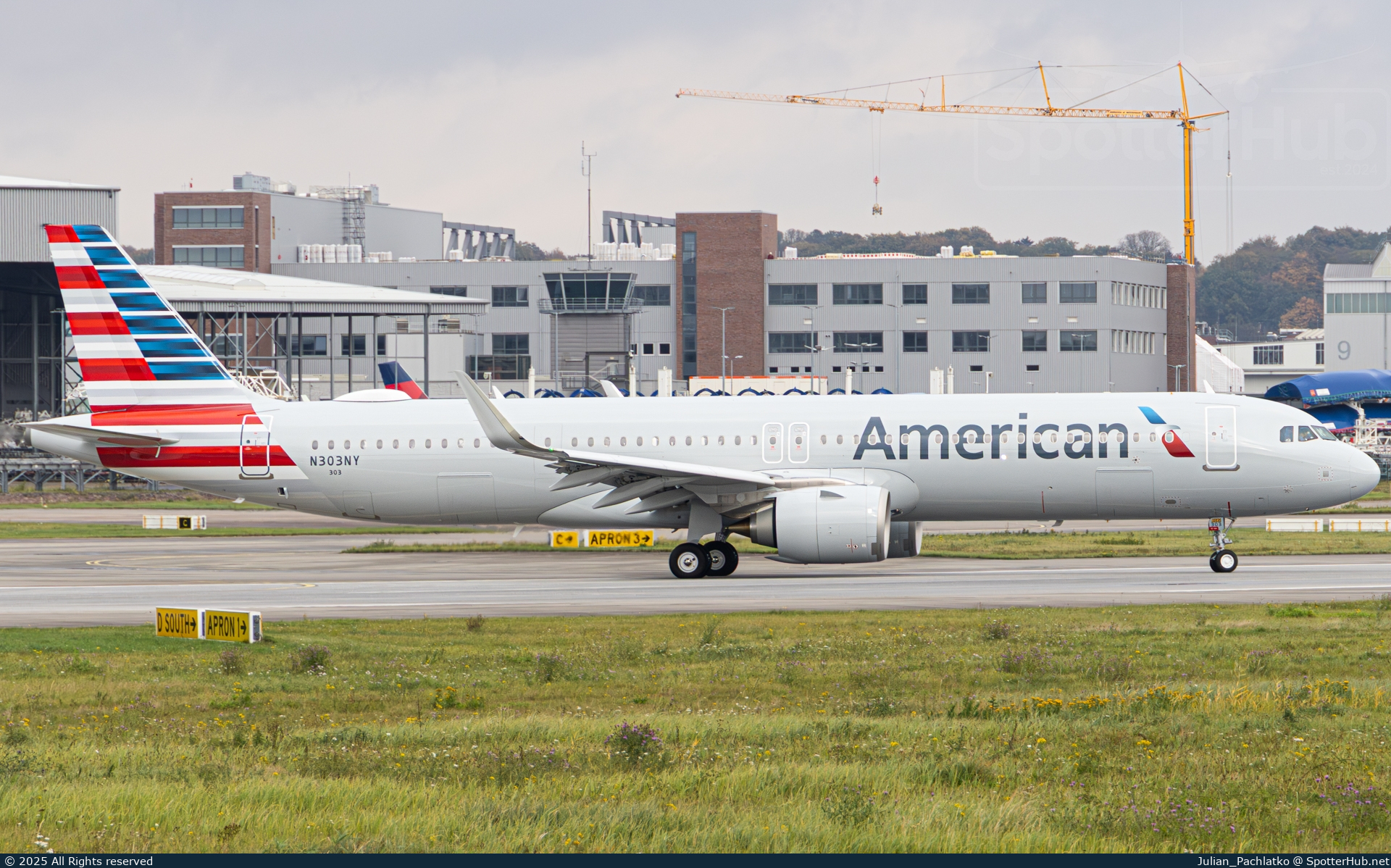 Photo of N303NY - Airbus A321-253NY operated by American Airlines