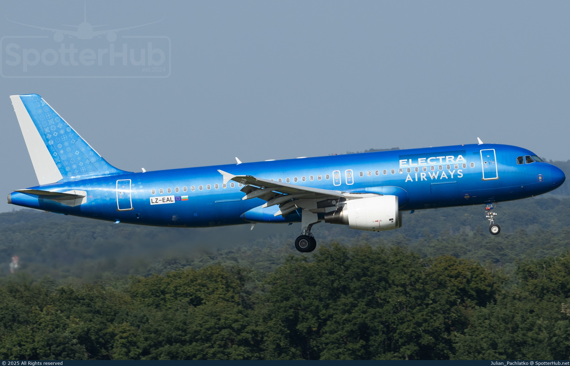 Photo of LZ-EAL - Airbus A320-214 operated by Electra Airways