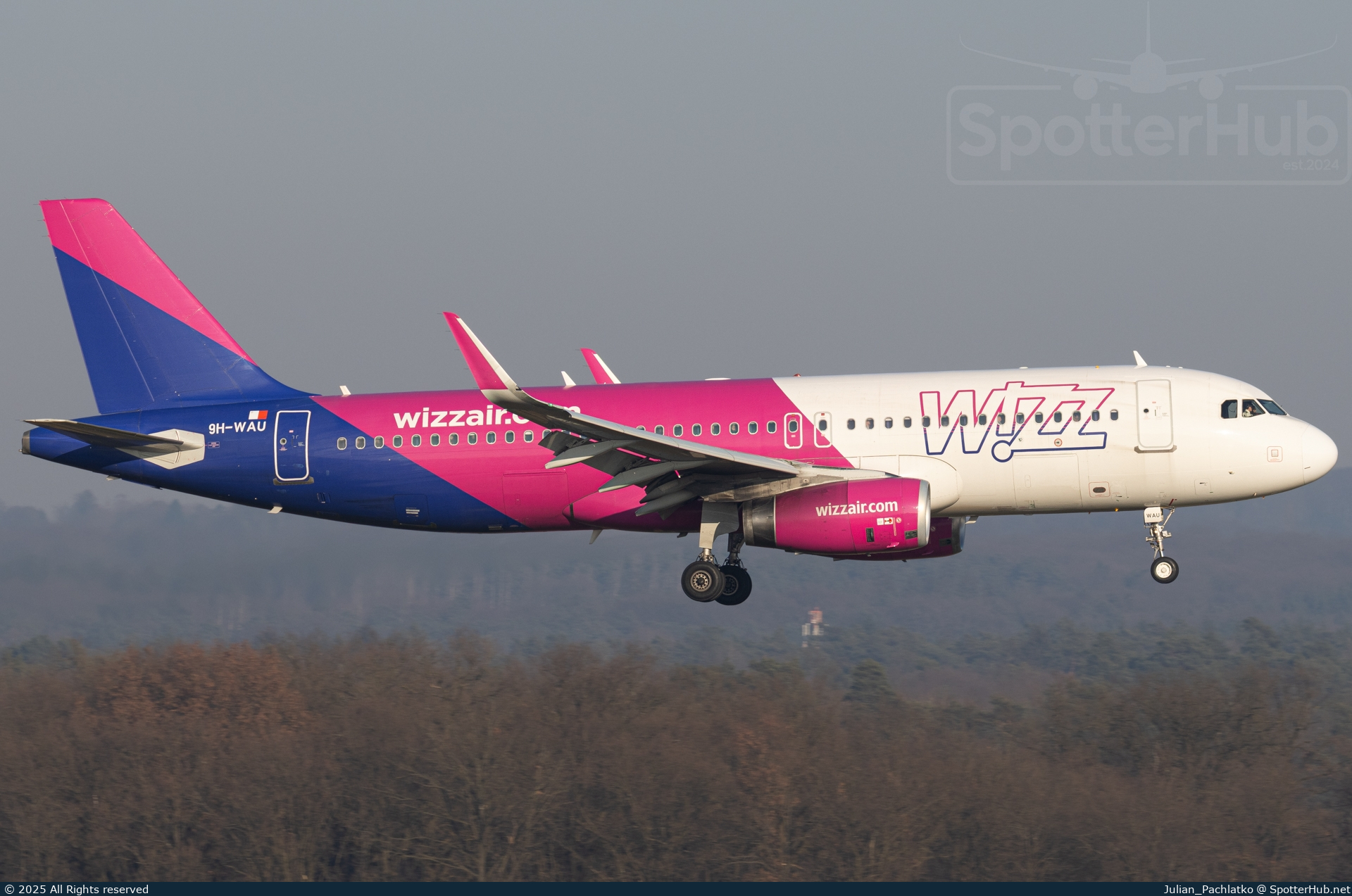 Photo of 9H-WAU - Airbus A320-232 operated by Wizz Air Malta