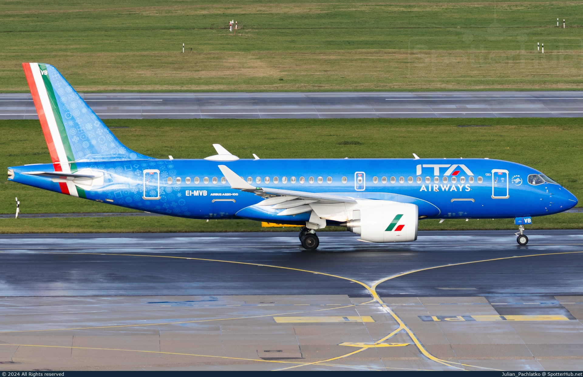 Photo of EI-MVB - Airbus A220-100 operated by ITA Airways