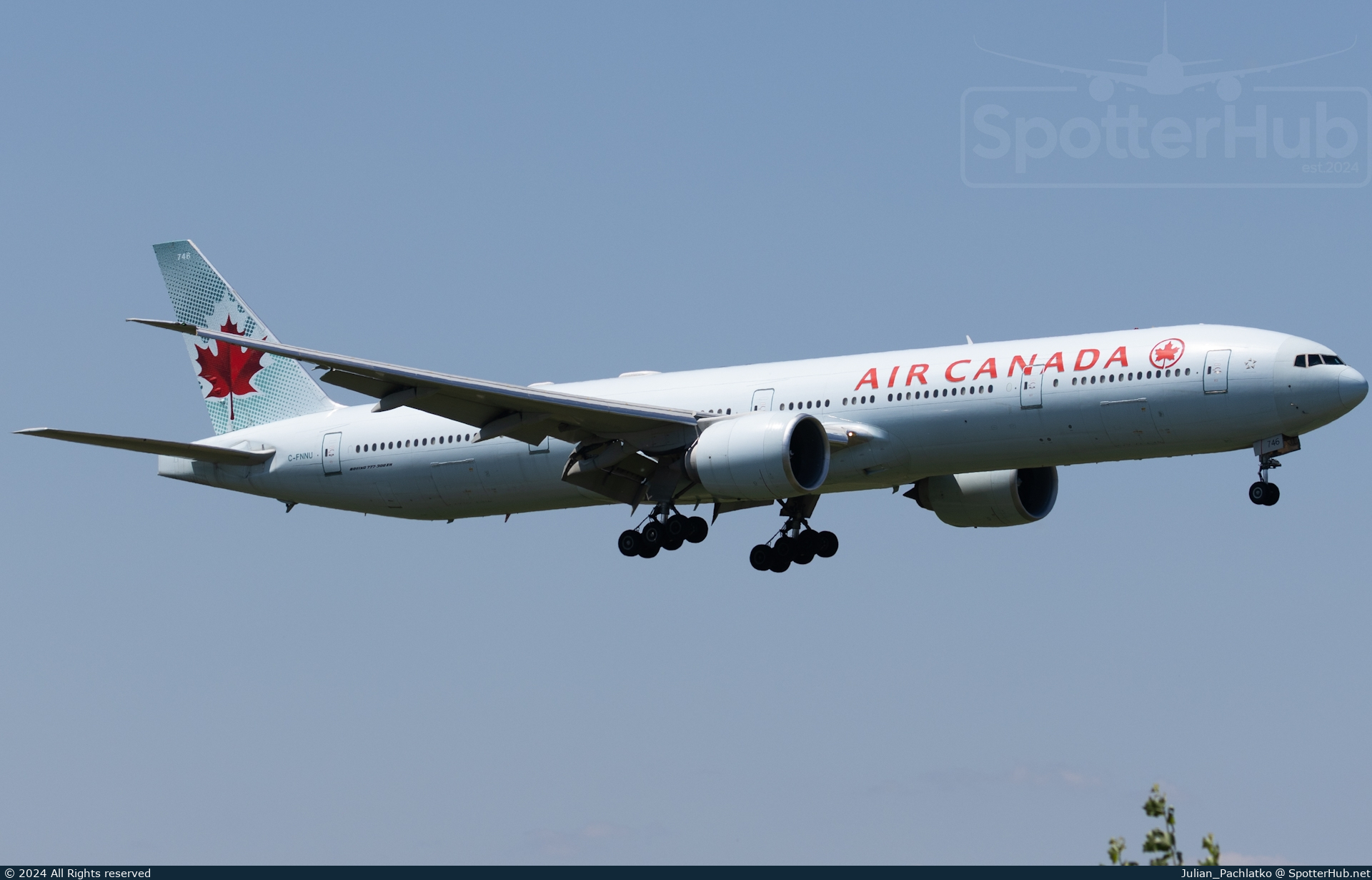 Photo of C-FNNU - Boeing 777-333(ER) operated by Air Canada