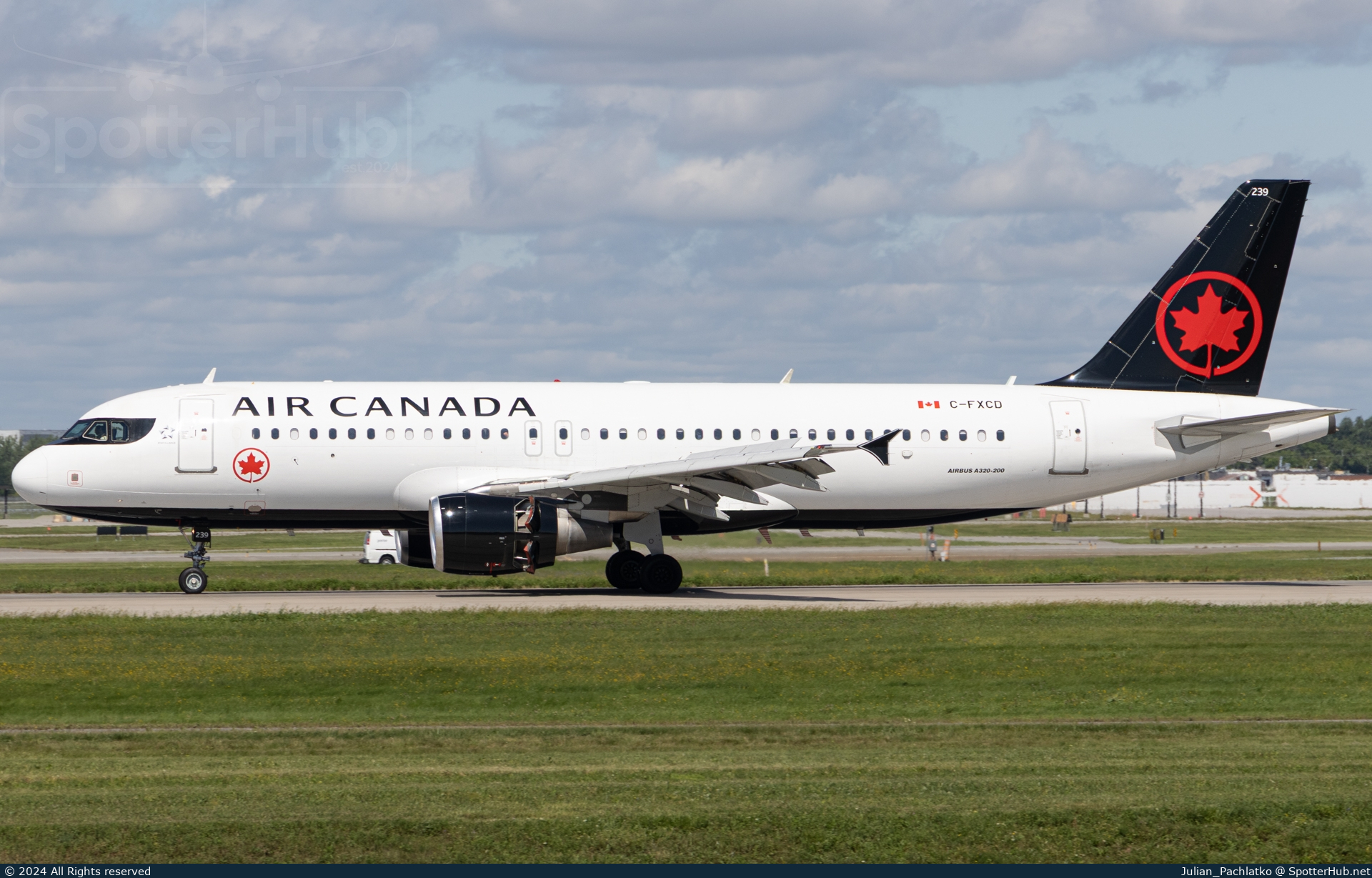 Photo of C-FXCD - Airbus A320-214 operated by Air Canada