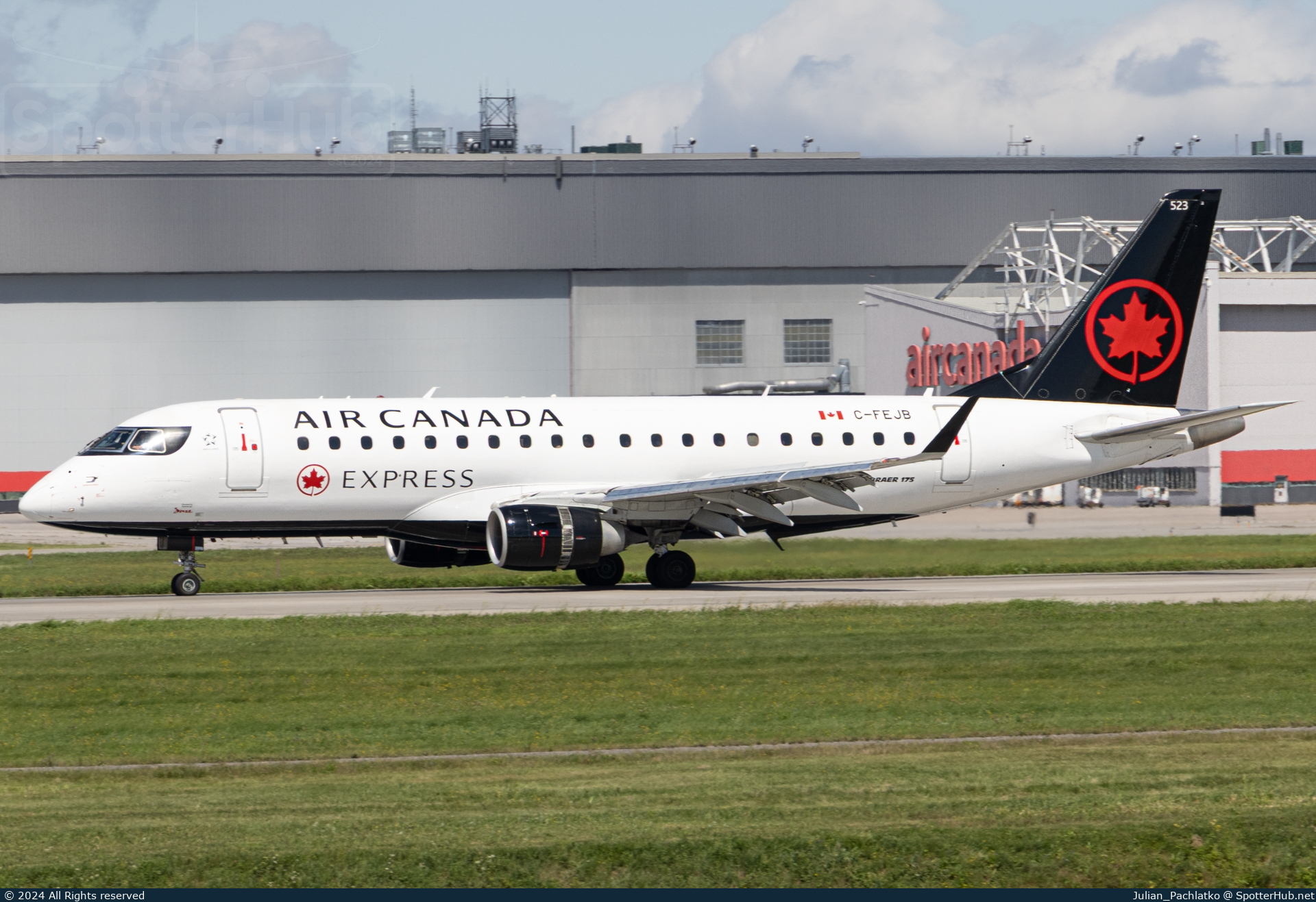 Photo of C-FEJB - Embraer ERJ-175SU operated by Air Canada Express (opb Jazz Air)