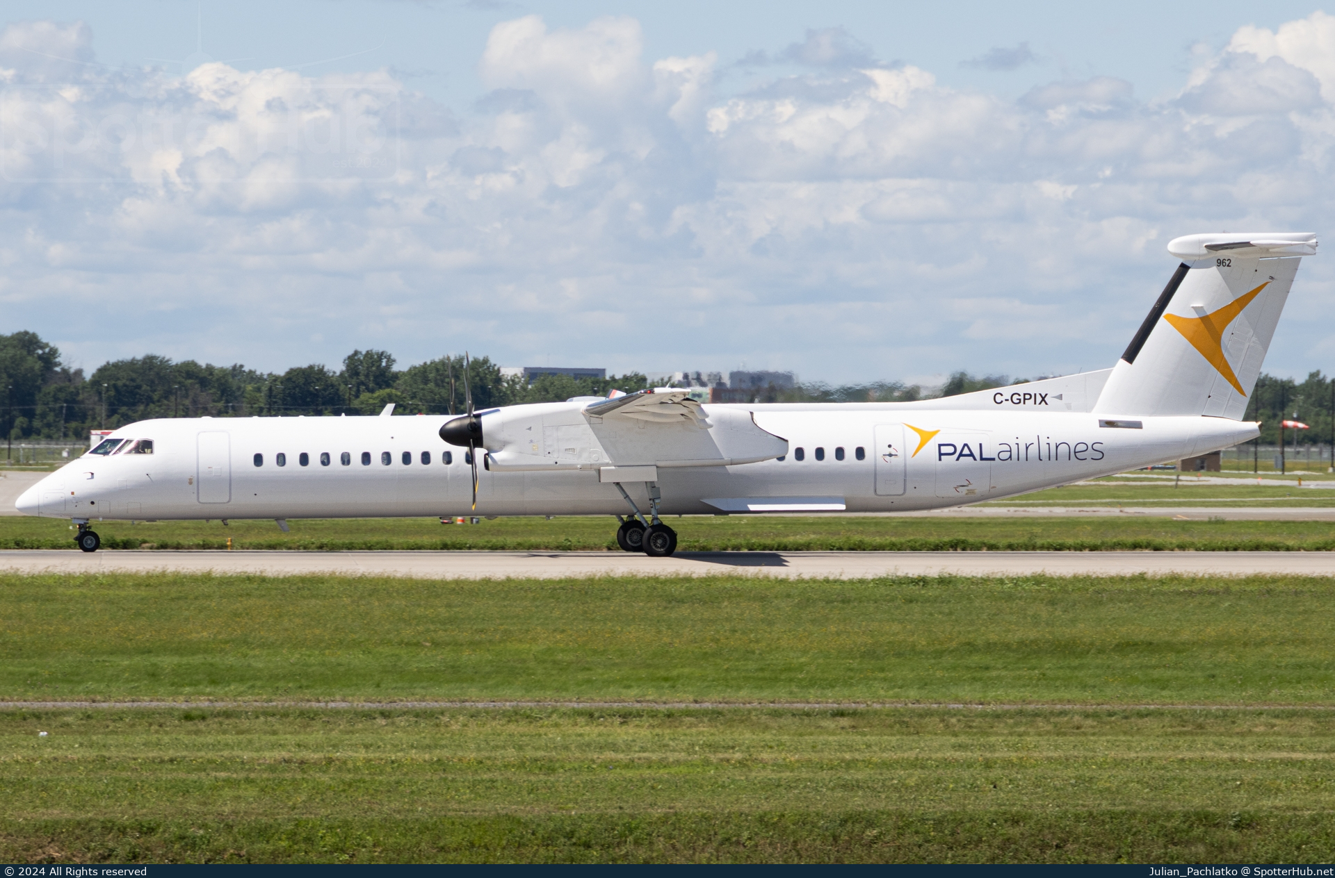 Photo of C-GPIX - Bombardier DHC-8-402 Dash 8 Q400 operated by PAL Airlines