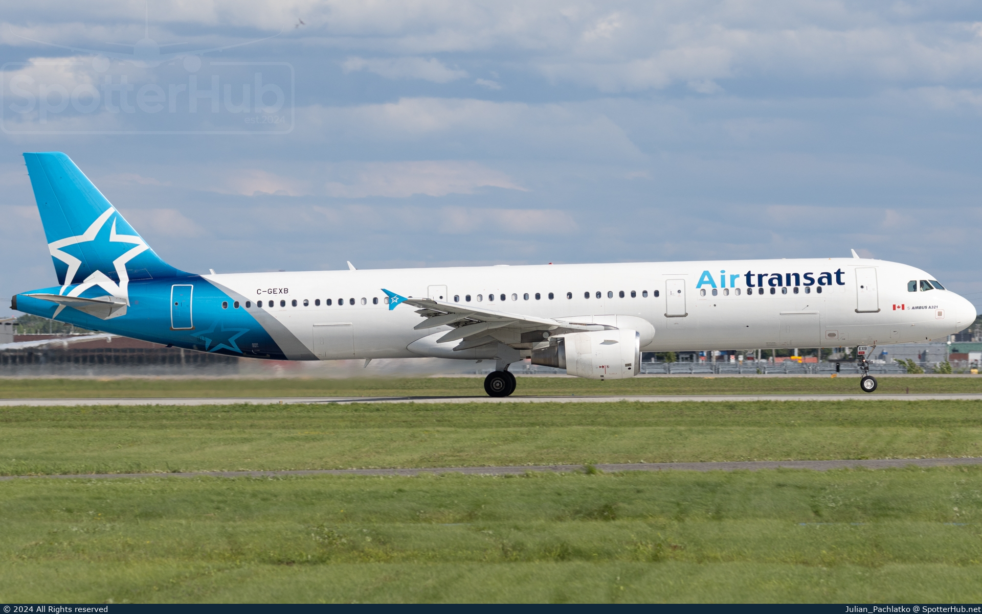 Photo of C-GEXB - Airbus A321-211 operated by Air Transat