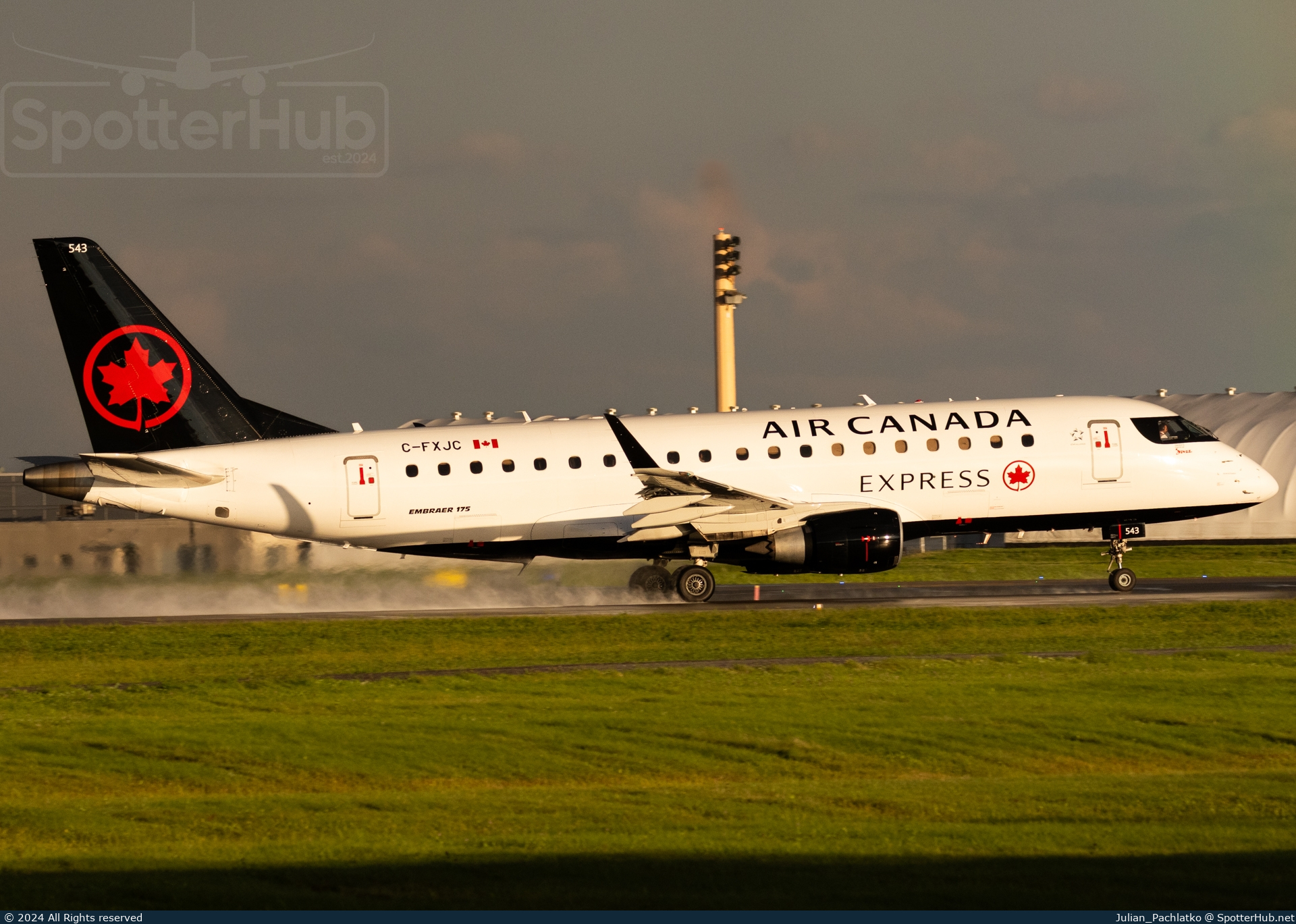 Photo of C-FXJC - Embraer ERJ-175SU operated by Air Canada Express (opb Jazz Air)