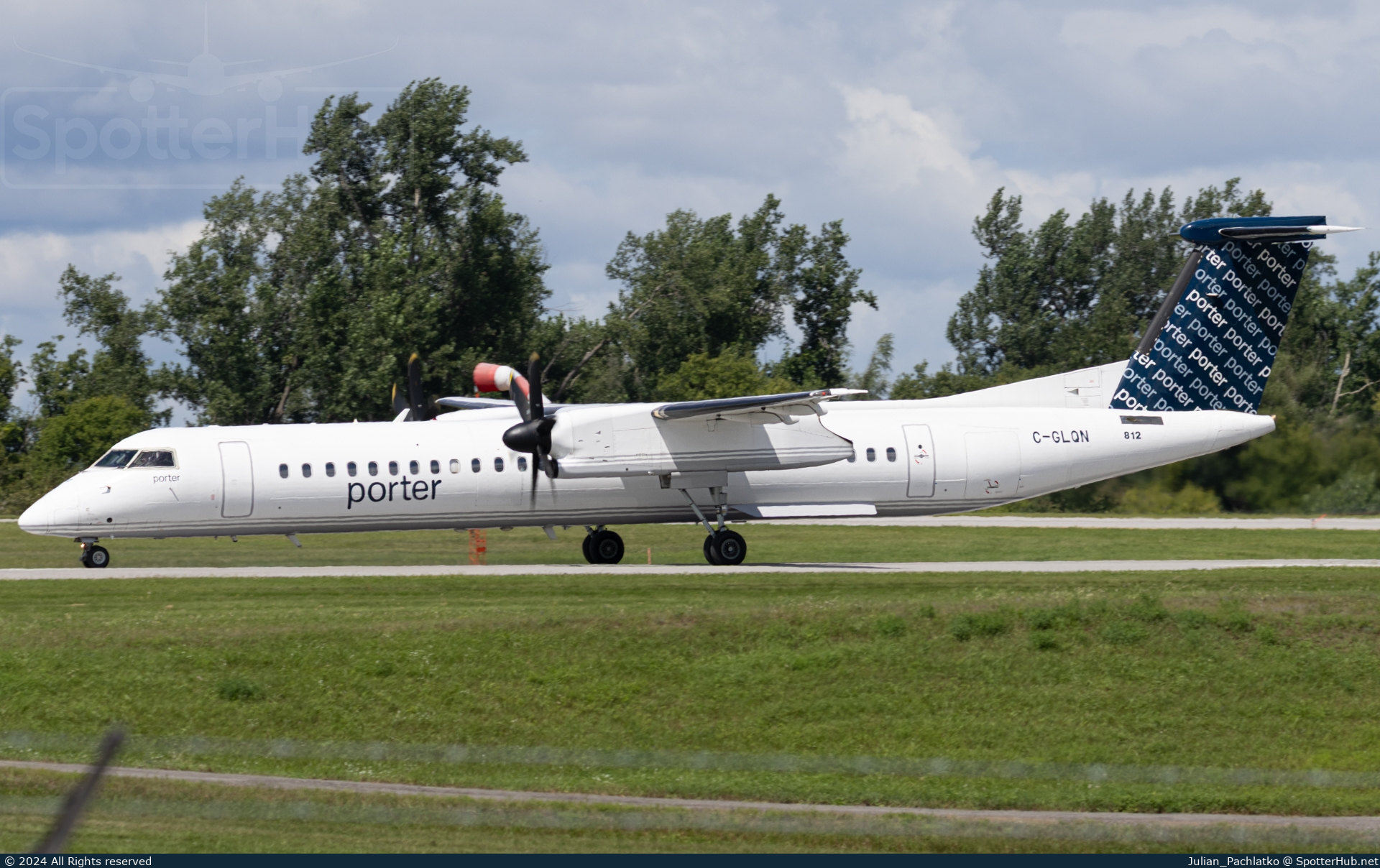 Photo of C-GLQN - Bombardier DHC-8-402 Dash 8 Q400 operated by Porter Airlines