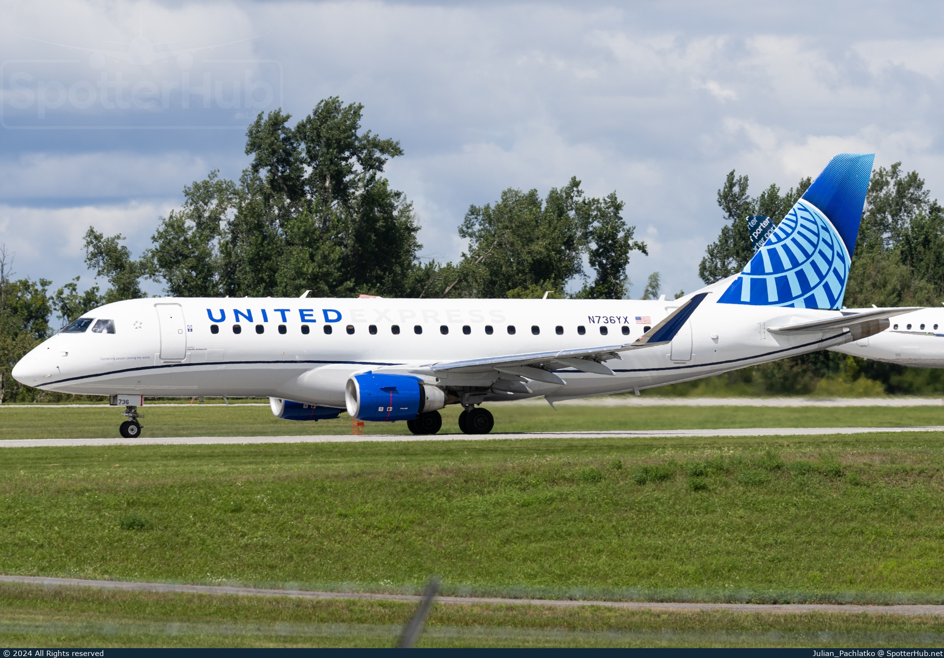 Photo of N736YX - Embraer ERJ-175LR operated by United Express (opb Republic Airways)