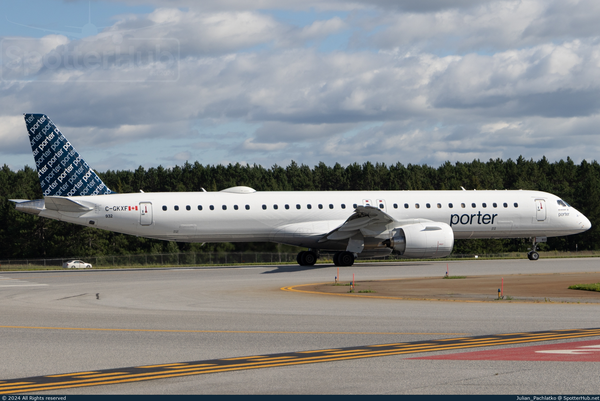 Photo of C-GKXF - Embraer ERJ-195-E2 operated by Porter Airlines