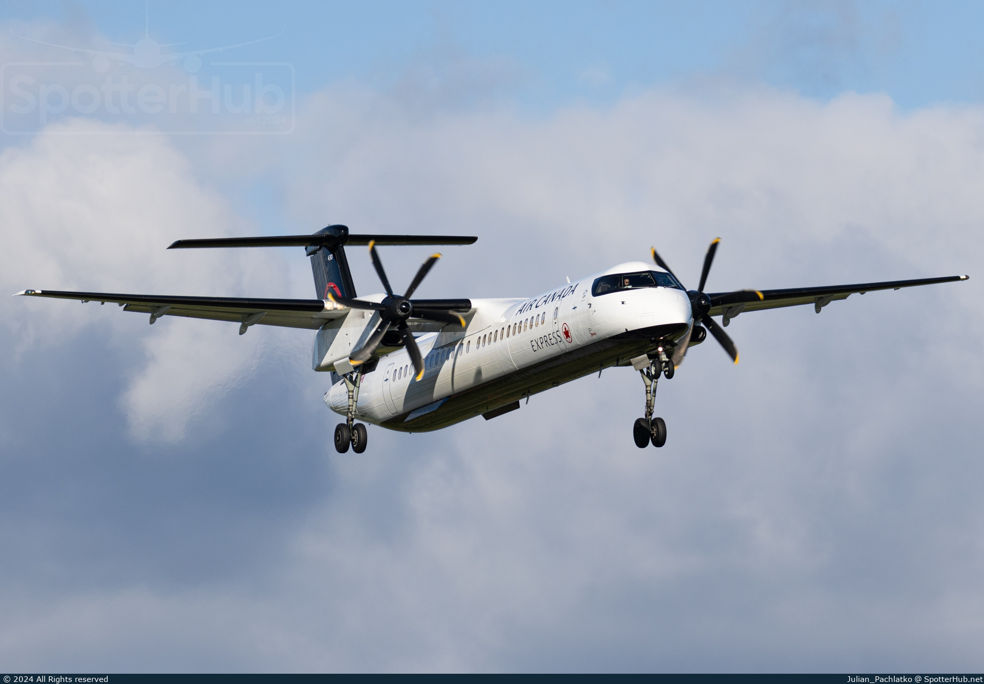 Photo of C-GXJZ - Bombardier DHC-8-402 Dash 8 Q400 operated by Air Canada Express (opb Jazz Air)