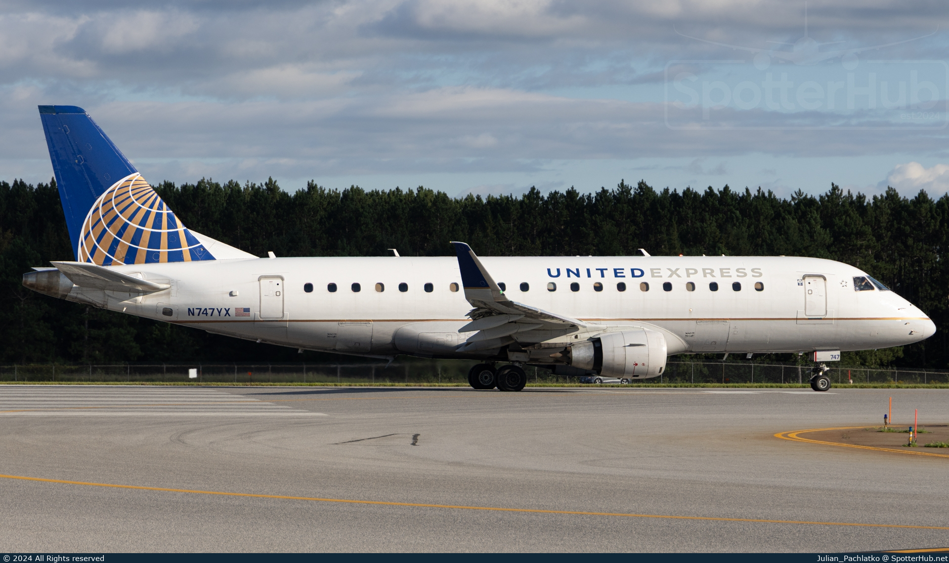 Photo of N747YX - Embraer ERJ-175LR operated by United Express (opb Republic Airways)