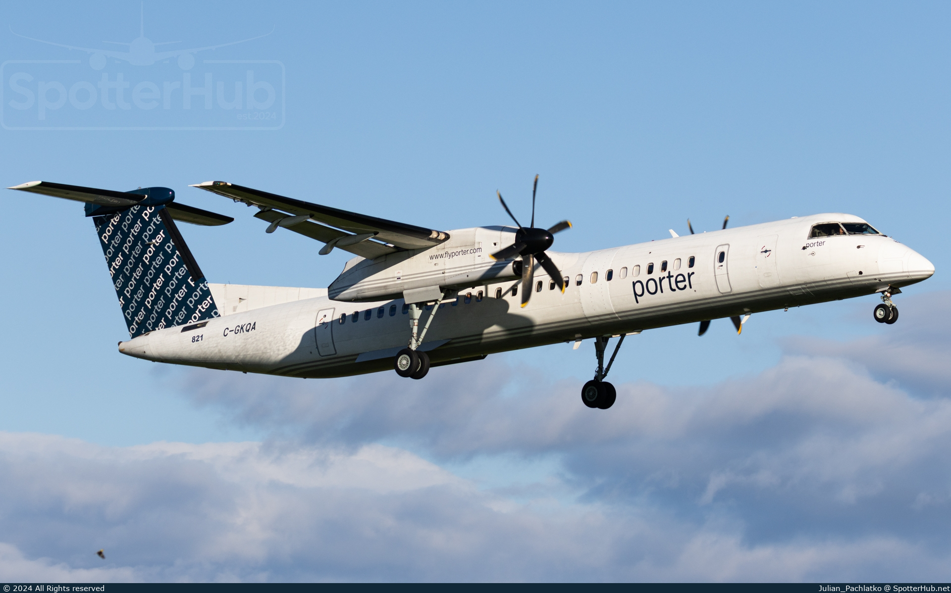 Photo of C-GKQA - Bombardier DHC-8-402 Dash 8 Q400 operated by Porter Airlines