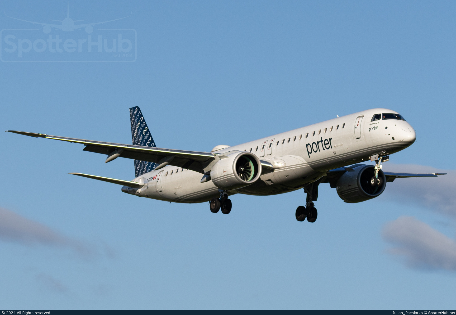 Photo of C-GKQP - Embraer ERJ-195-E2 operated by Porter Airlines
