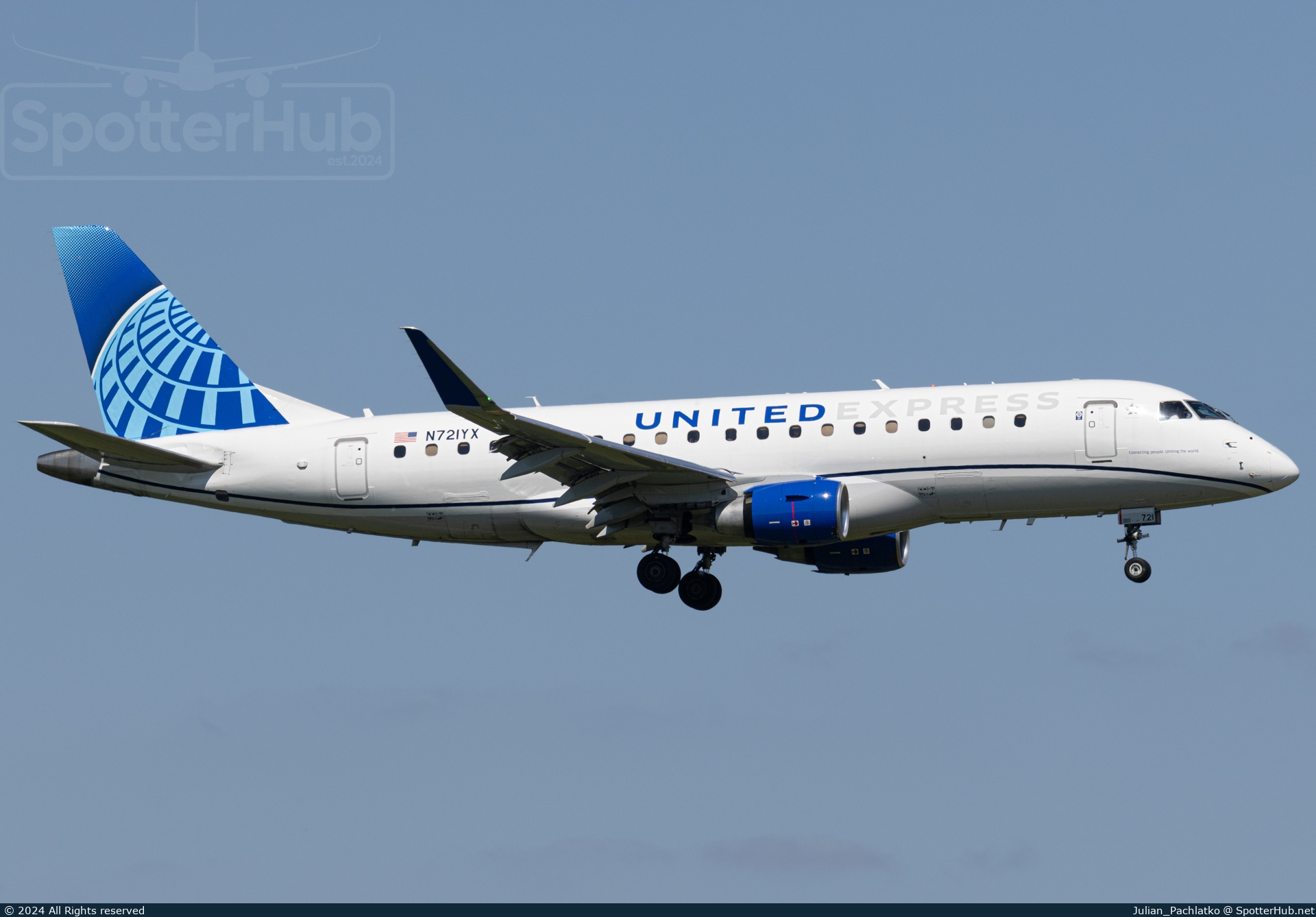 Photo of N721YX - Embraer ERJ-175LR operated by United Express (opb Republic Airways)