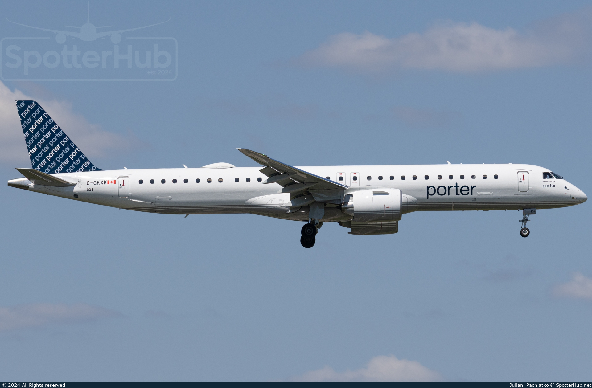Photo of C-GKXK - Embraer ERJ-195-E2 operated by Porter Airlines