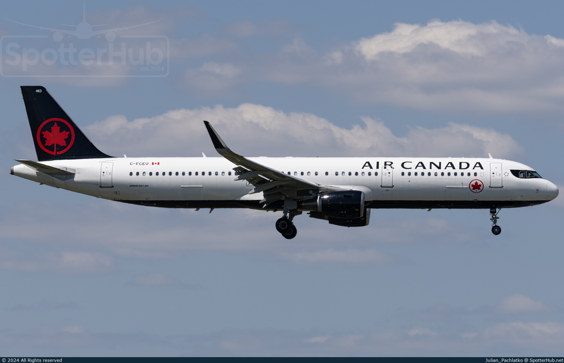 Photo of C-FCEU - Airbus A321-211 operated by Air Canada