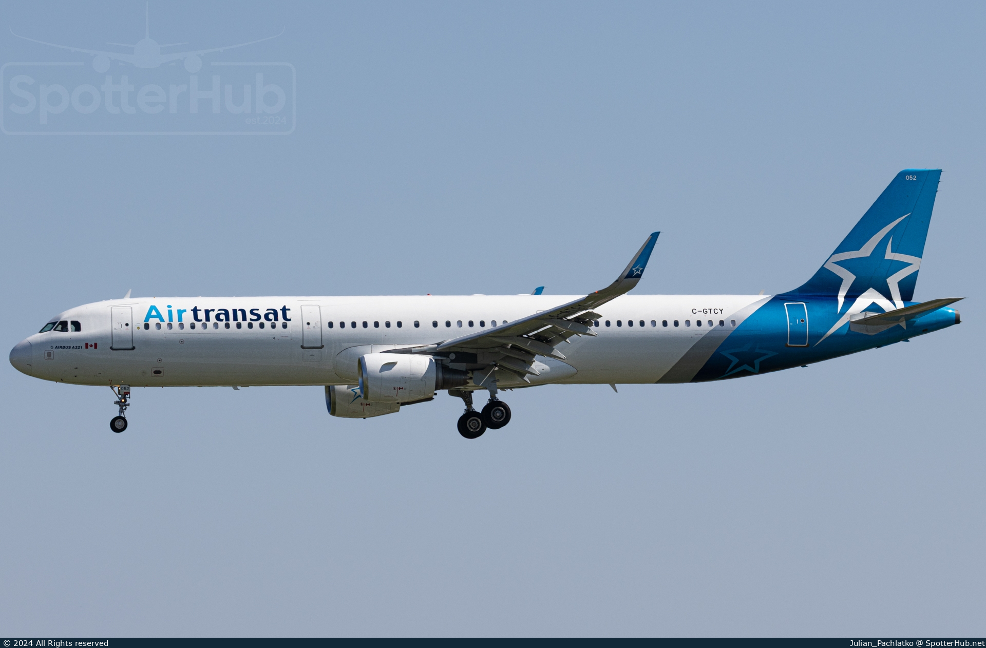 Photo of C-GTCY - Airbus A321-211 operated by Air Transat