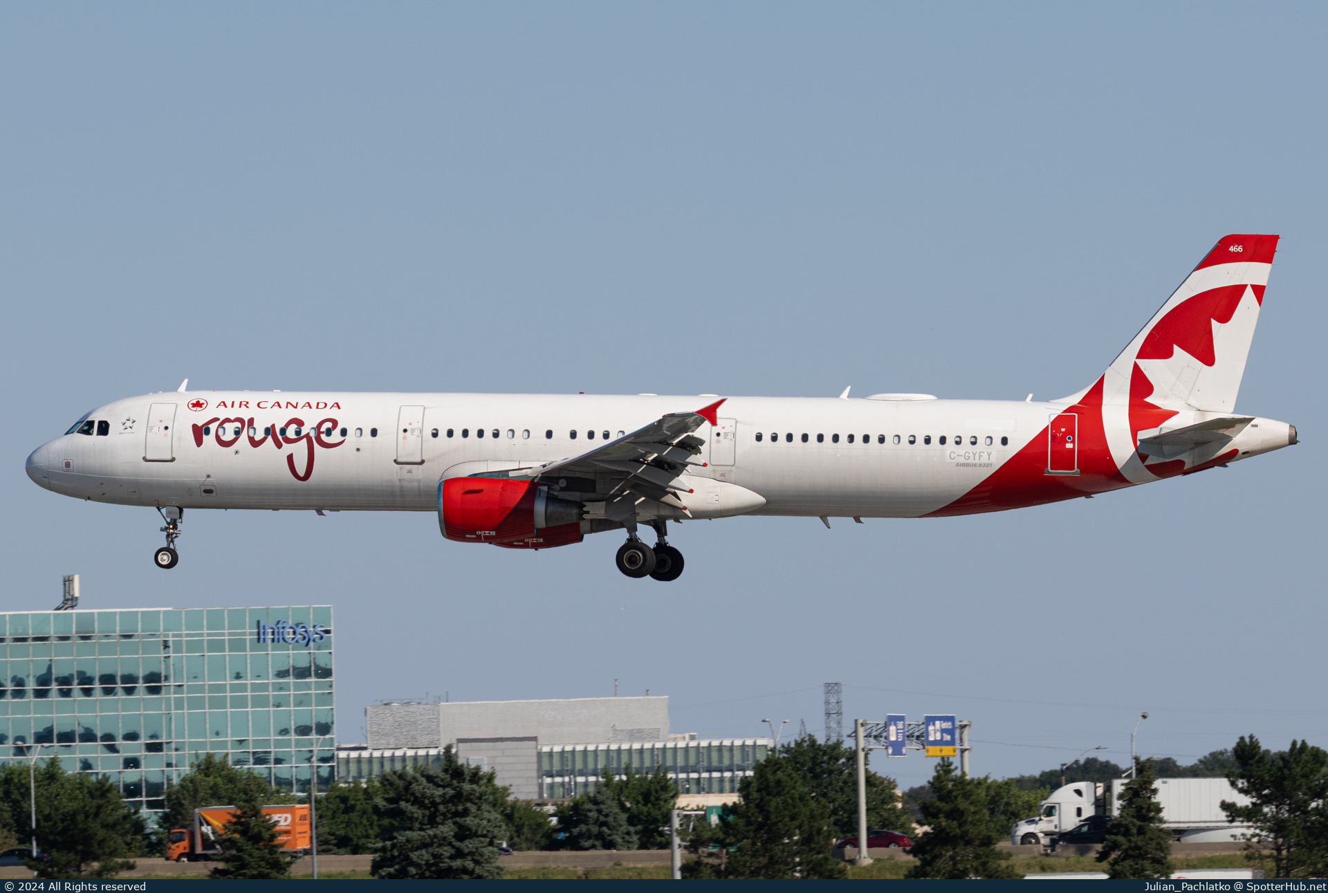 Photo of C-GYFY - Airbus A321-211 operated by Air Canada Rouge
